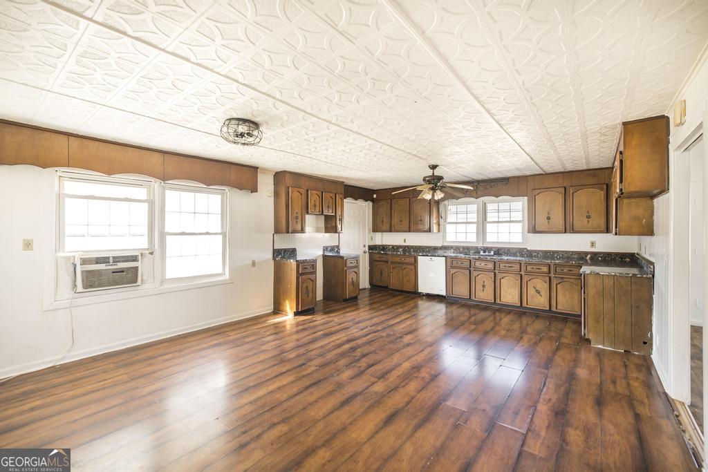 100 Glenwood Avenue Property Photo 11