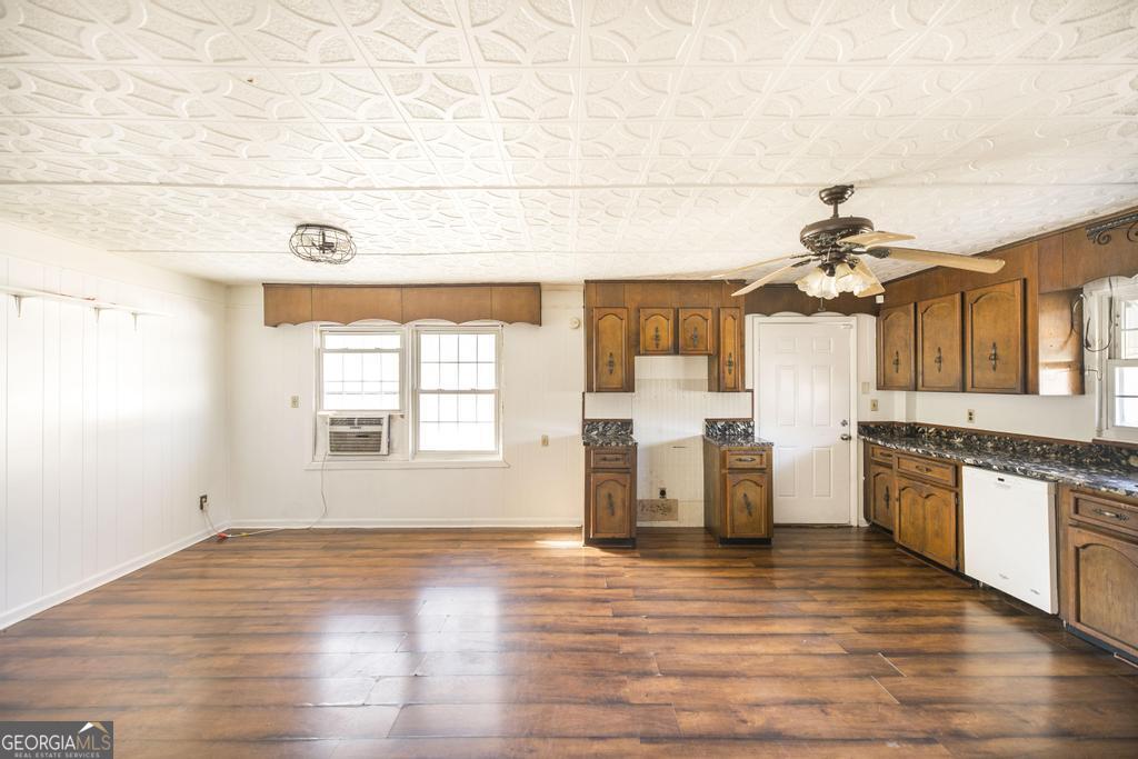 100 Glenwood Avenue Property Photo 14