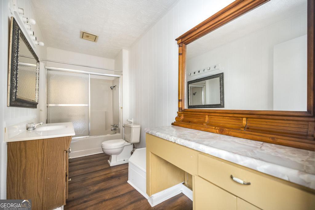 100 Glenwood Avenue Property Photo 20