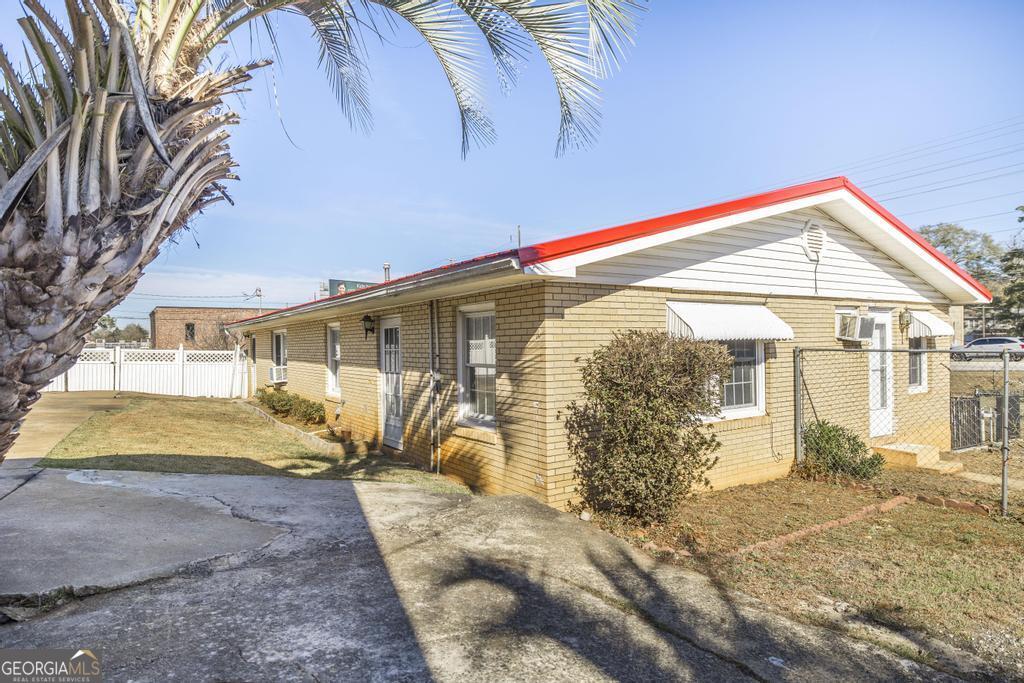 100 Glenwood Avenue Property Photo 25