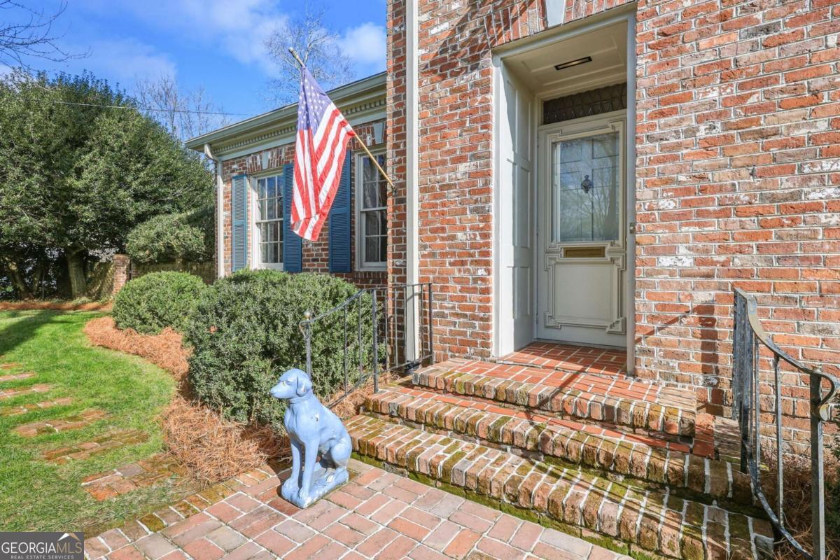 1606 Riverside Drive Property Photo 6