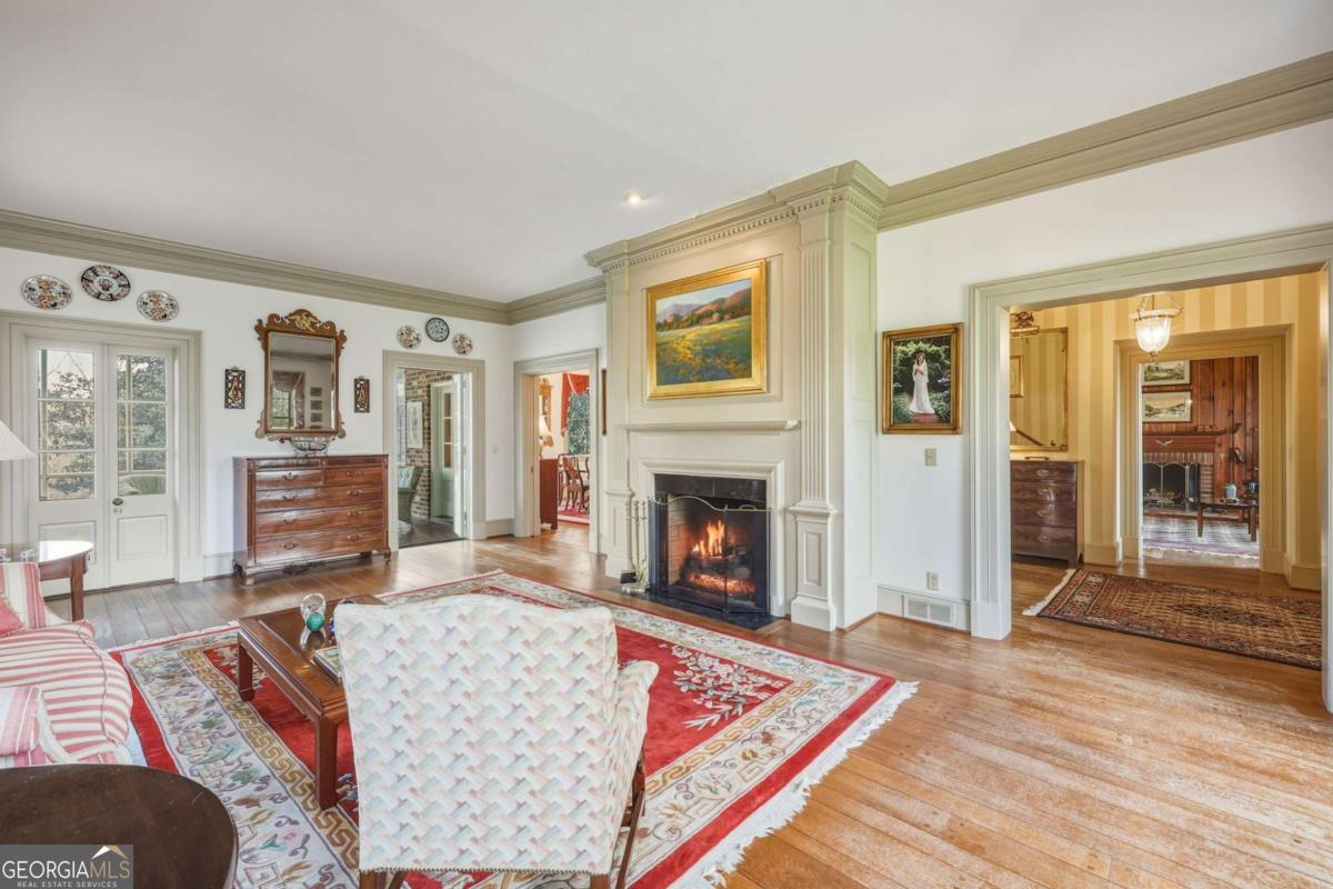 1606 Riverside Drive Property Photo 10