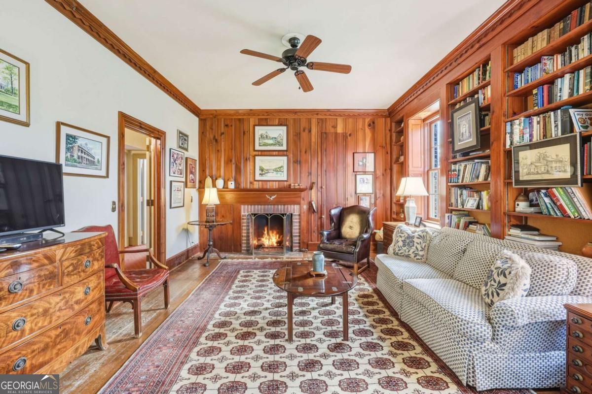 1606 Riverside Drive Property Photo 16