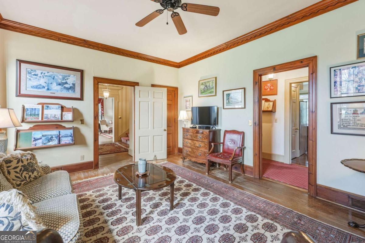 1606 Riverside Drive Property Photo 17