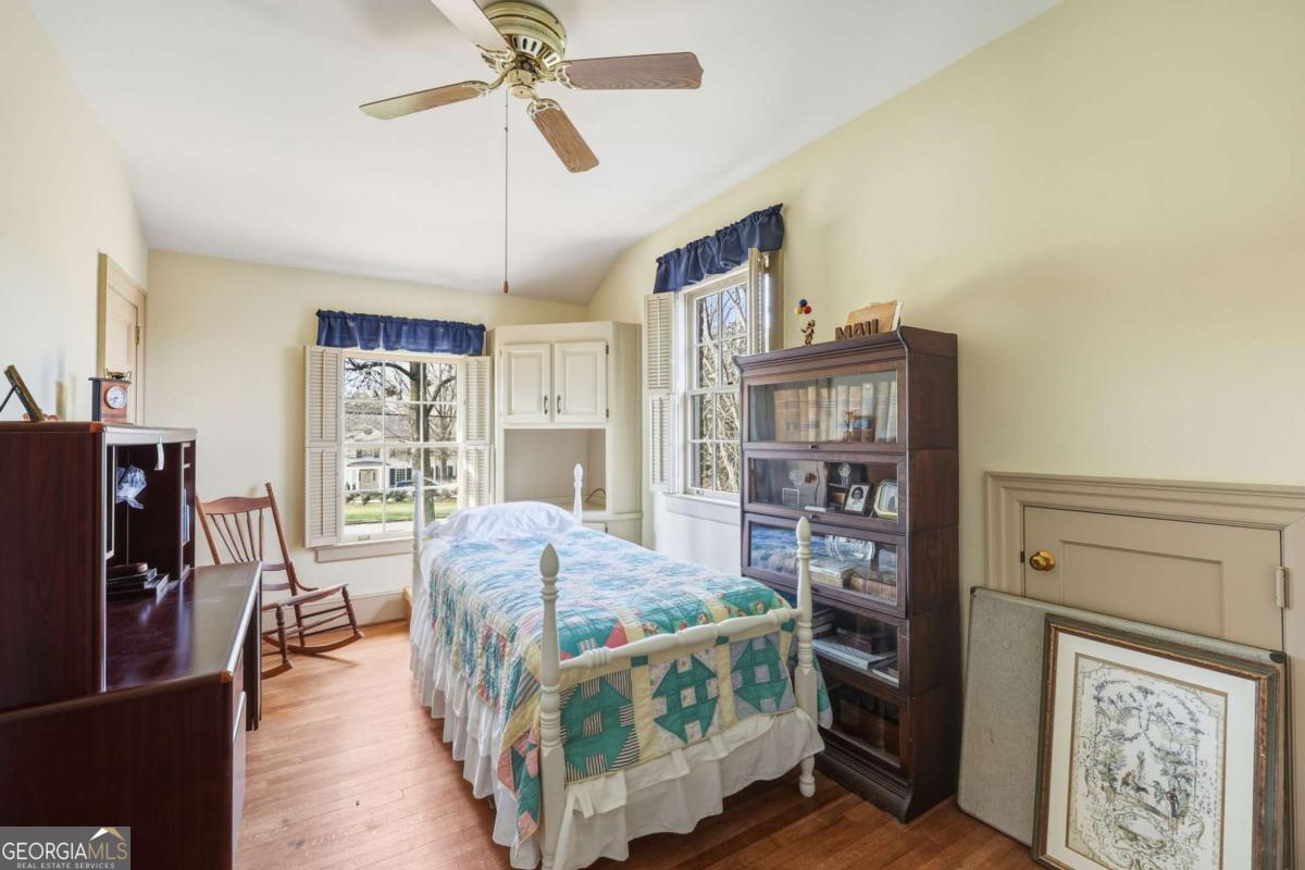 1606 Riverside Drive Property Photo 33