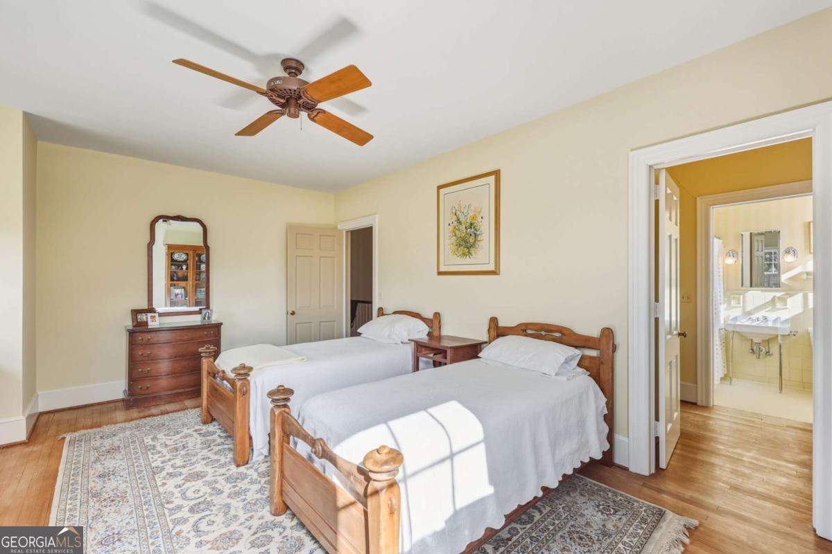 1606 Riverside Drive Property Photo 35