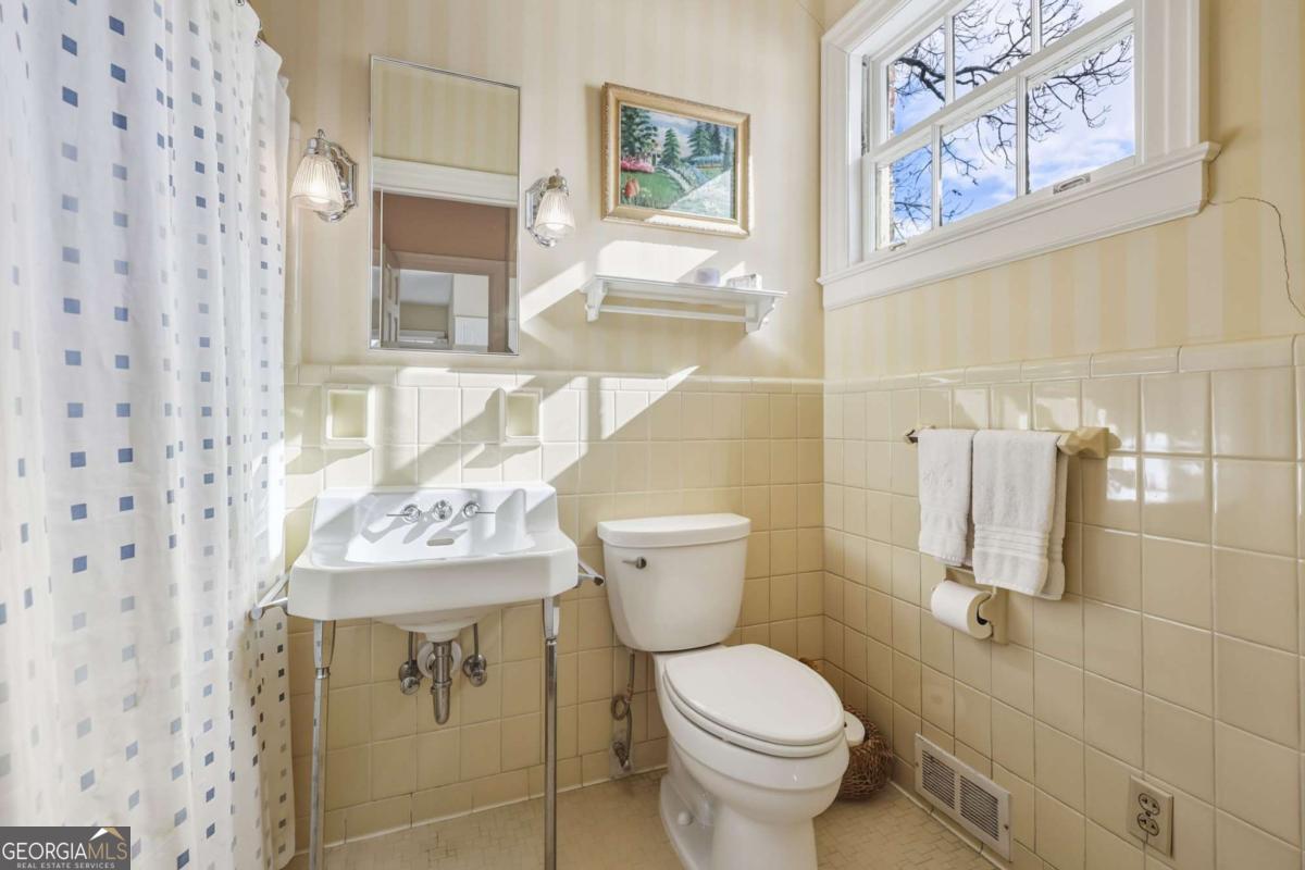 1606 Riverside Drive Property Photo 36