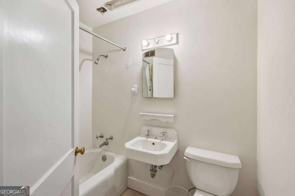 1606 Riverside Drive Property Photo 38