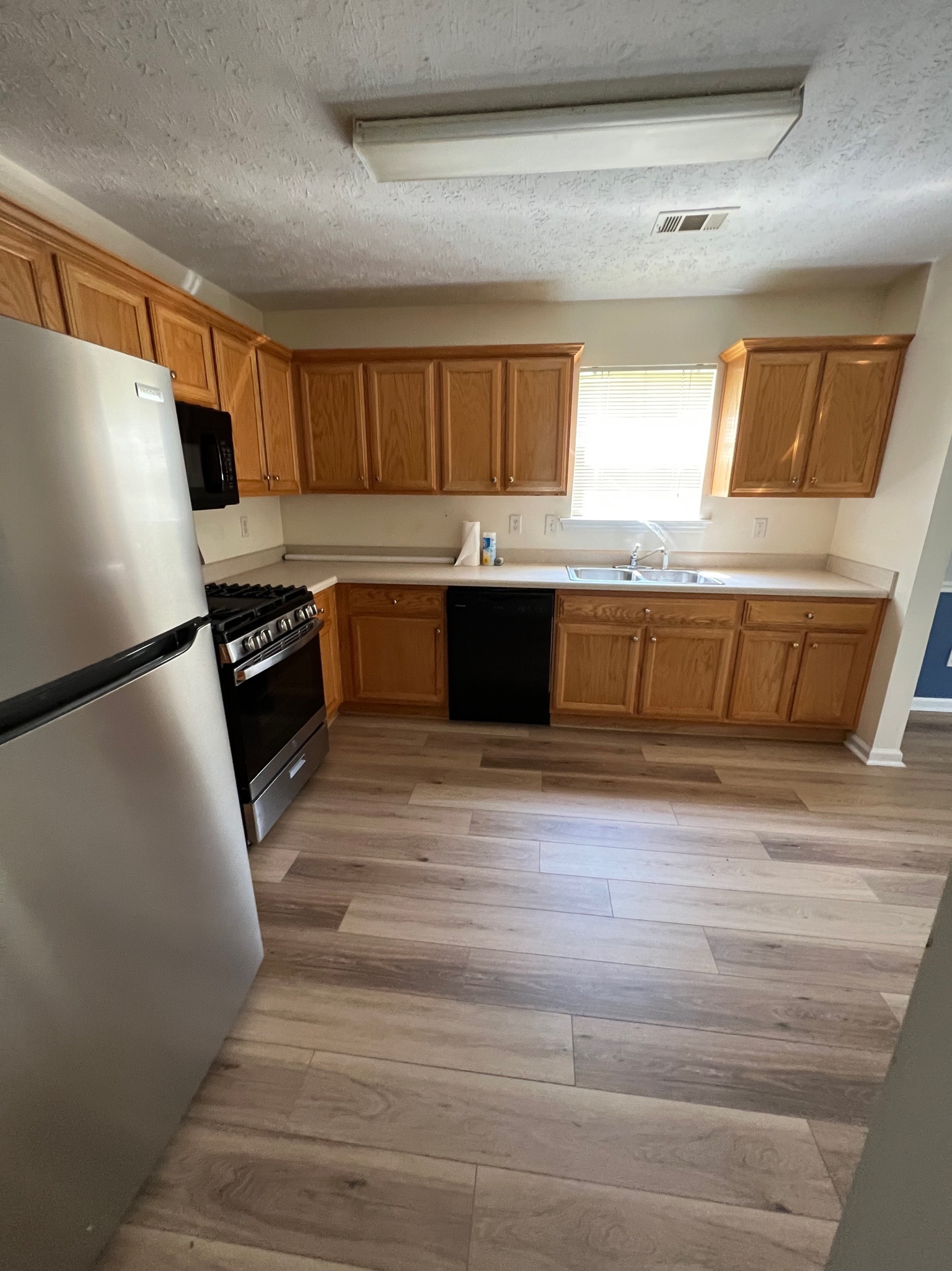 3769 Stagecoach Pass Property Photo 4