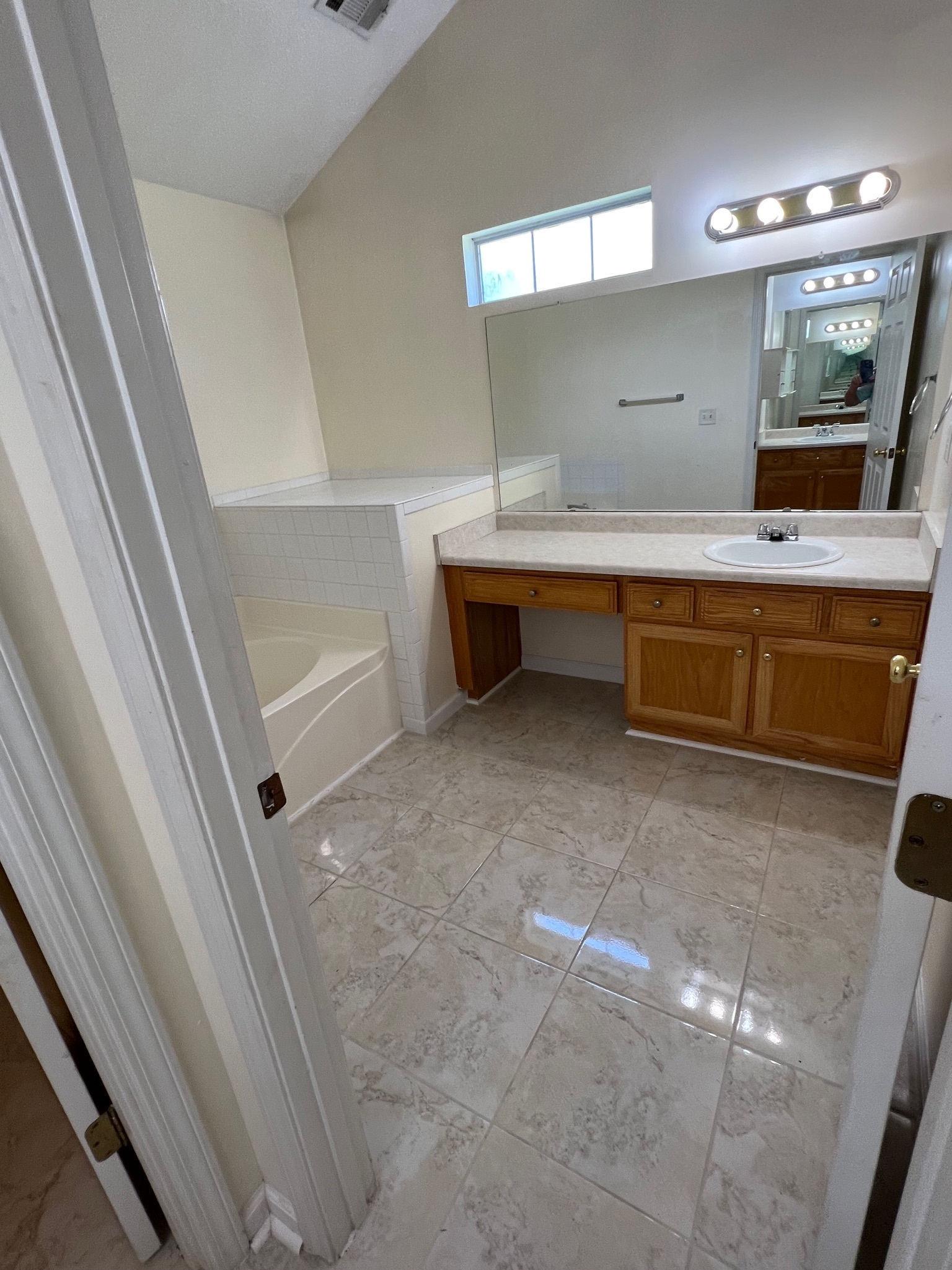 3769 Stagecoach Pass Property Photo 10