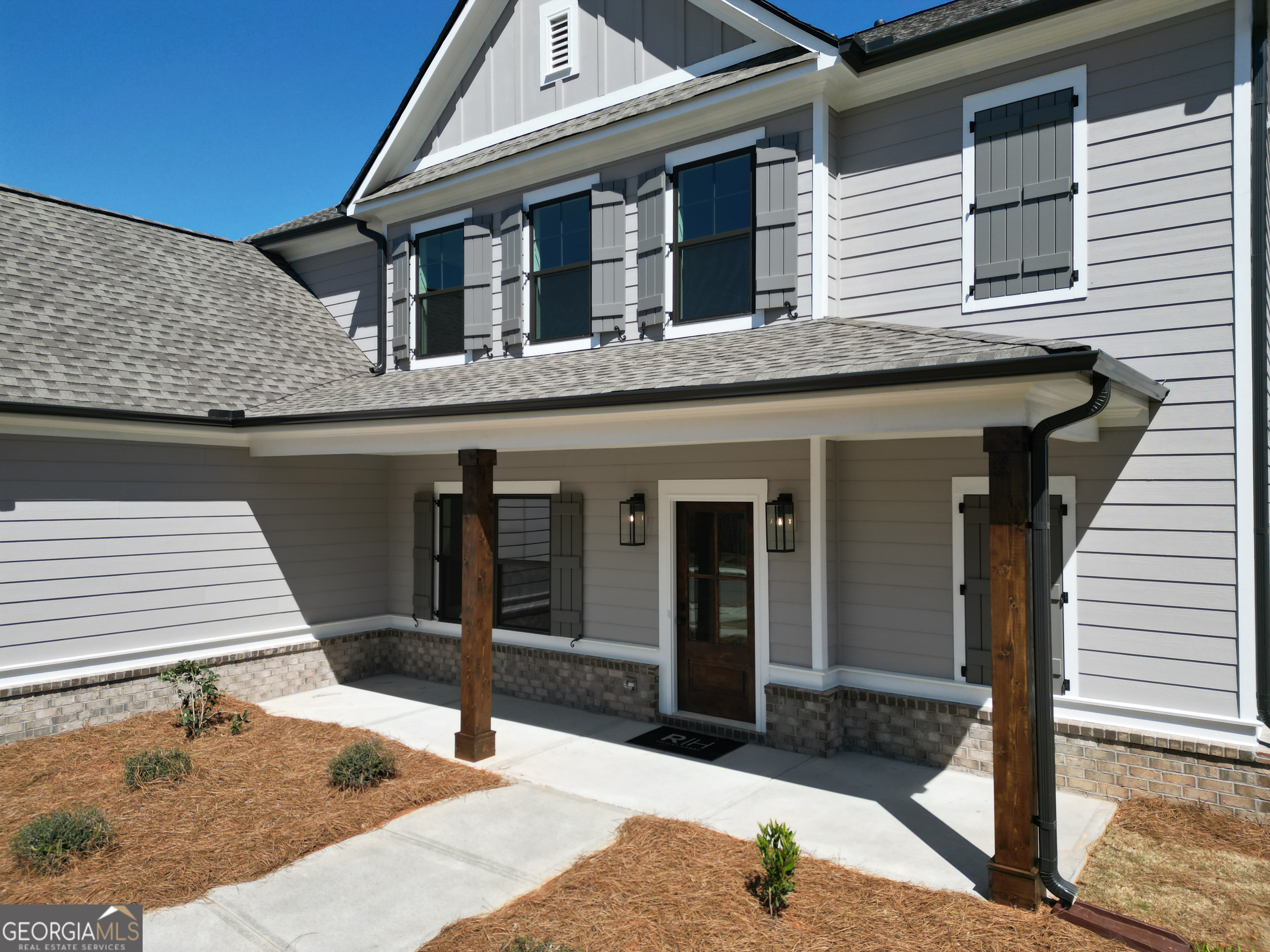 196 Weslyn Drive Property Photo 3