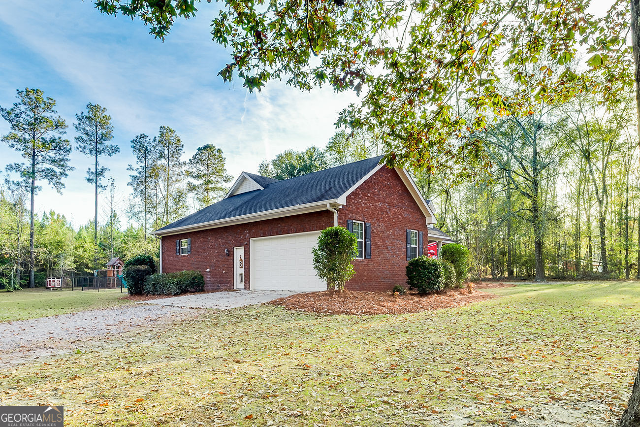 316 Hatcher Run Property Photo 3