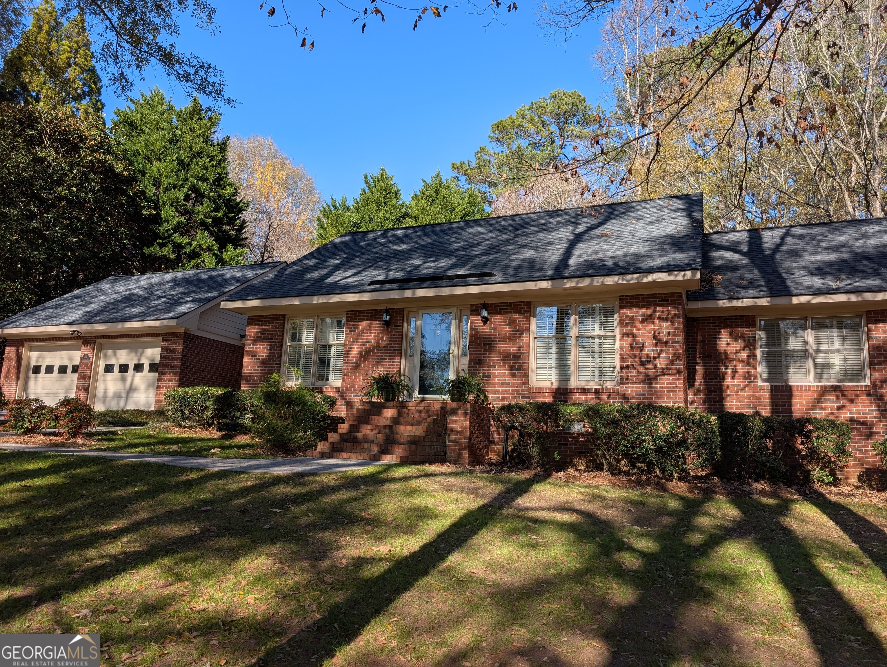 505 Breedlove Drive Property Photo 3