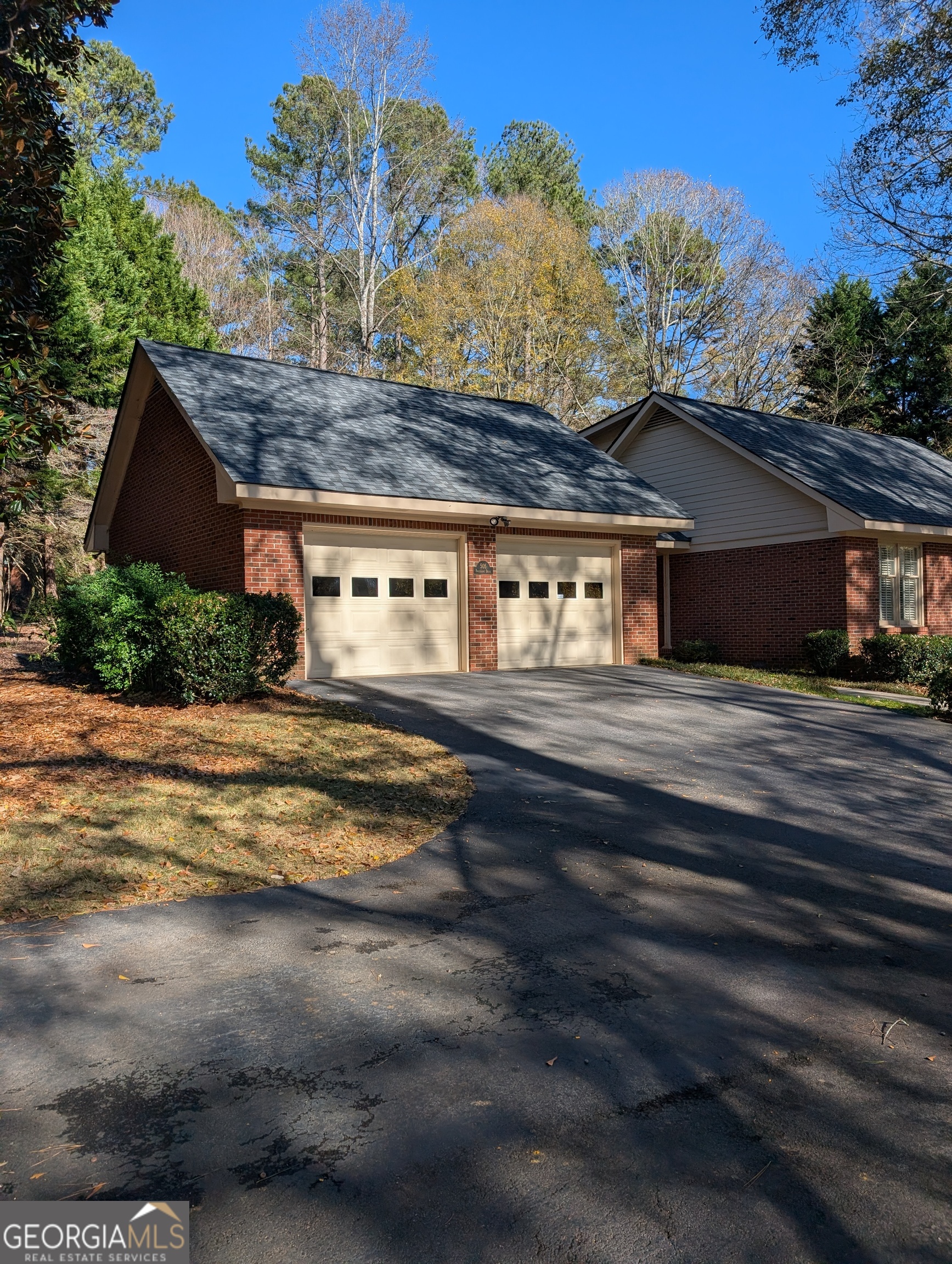 505 Breedlove Drive Property Photo 5