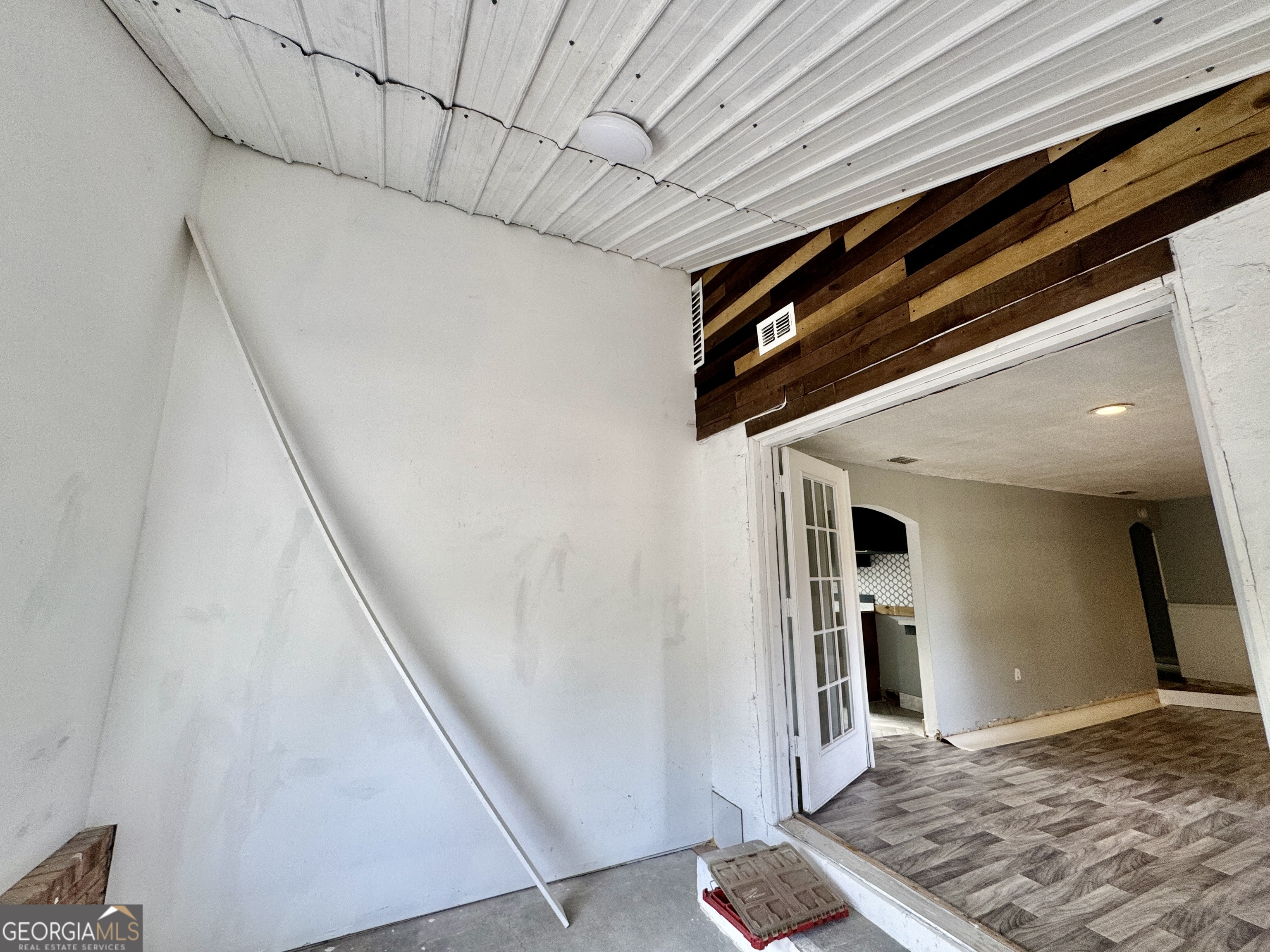 2326 Joe Wright Drive Property Photo 5