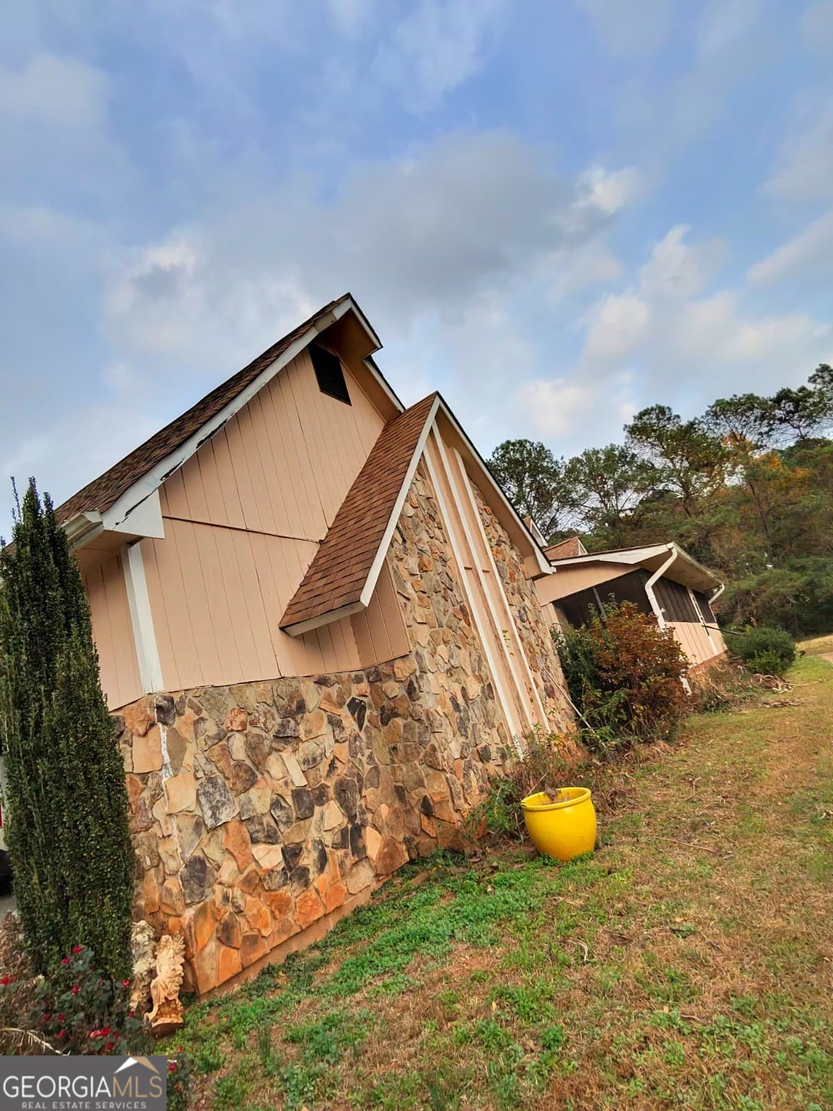 115 Frog Road # B Property Photo 4