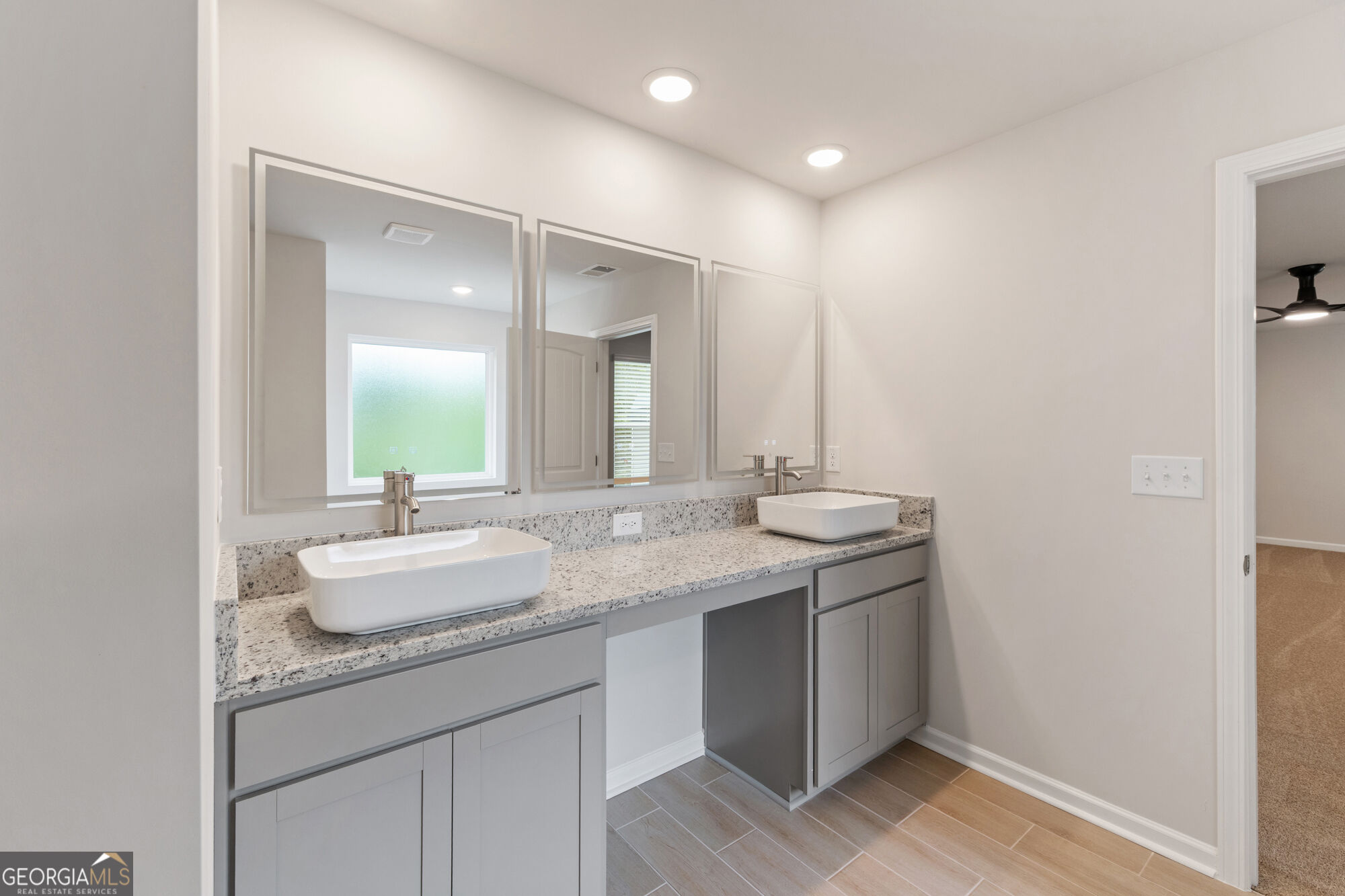 148 Post Oak # 139 Property Photo 14