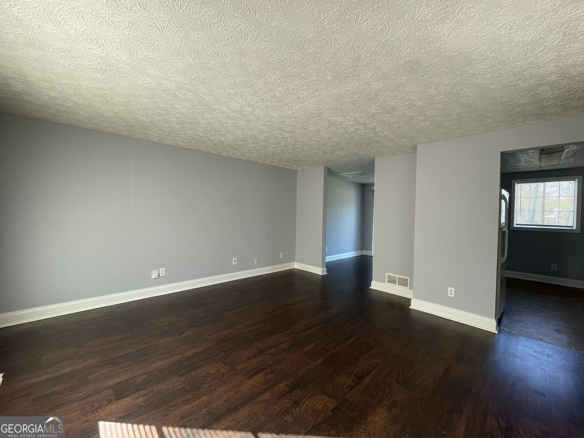 1001 Traymore Drive Property Photo 2