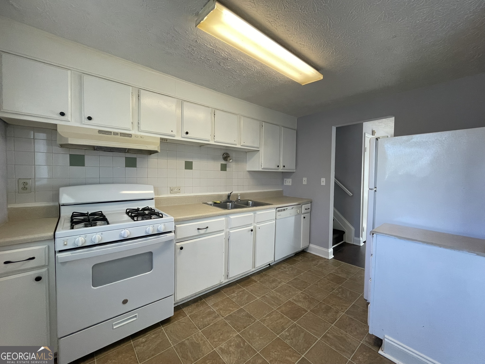 1001 Traymore Drive Property Photo 5