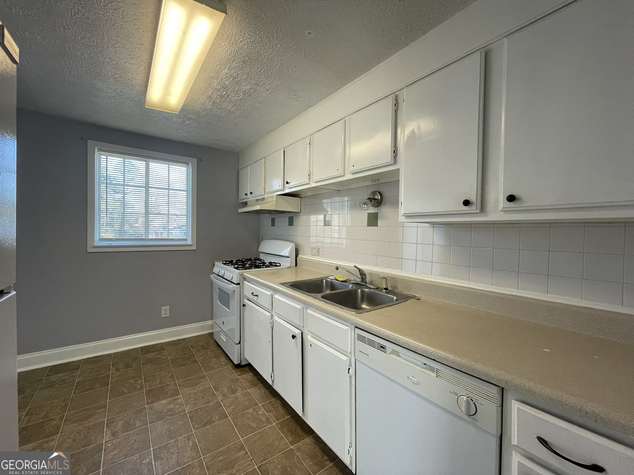 1001 Traymore Drive Property Photo 6