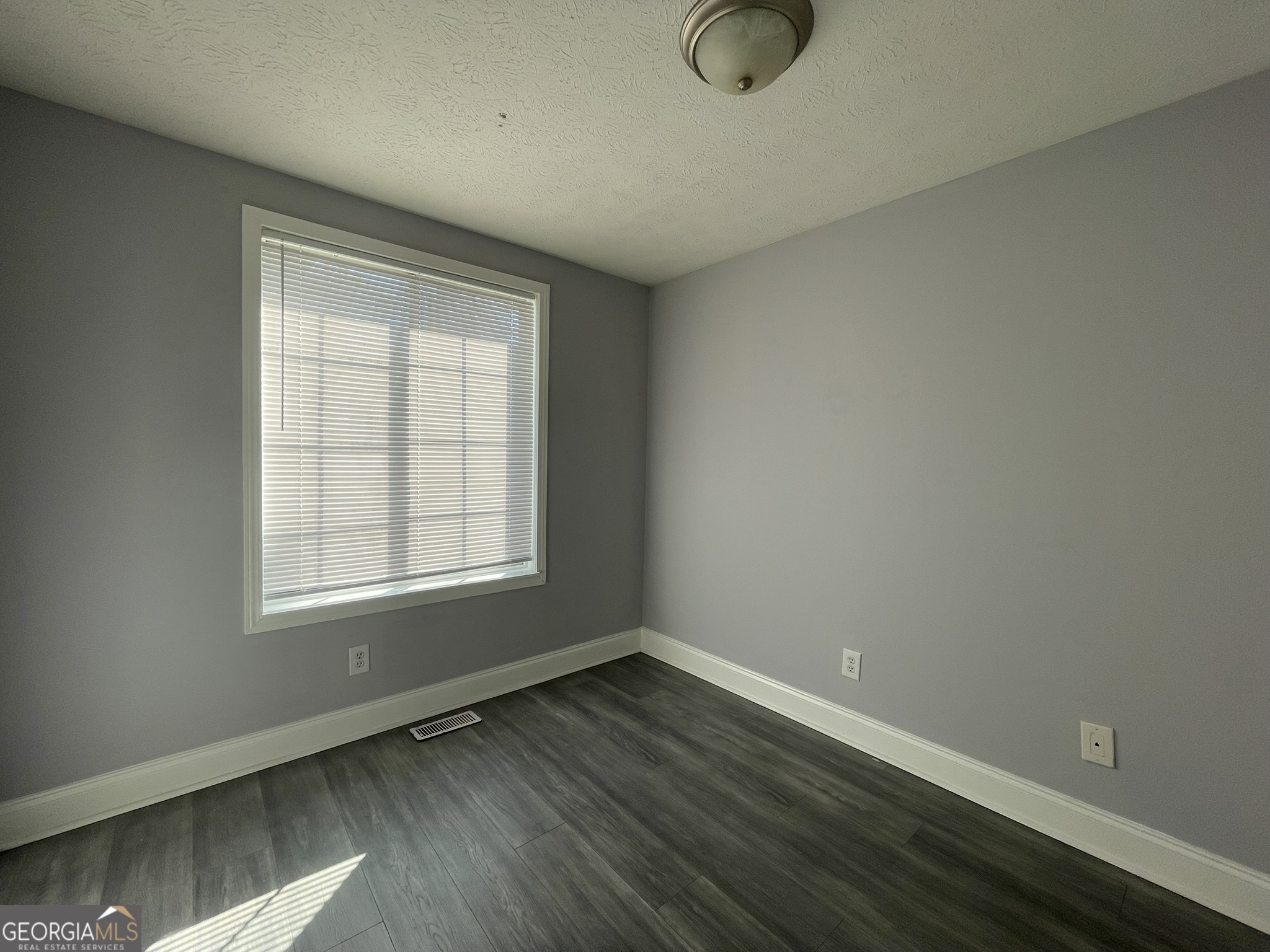 1001 Traymore Drive Property Photo 10