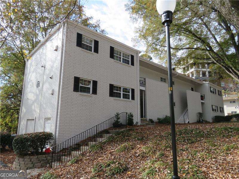 311 Peachtree Hills Avenue Ne # 6a Property Photo 1