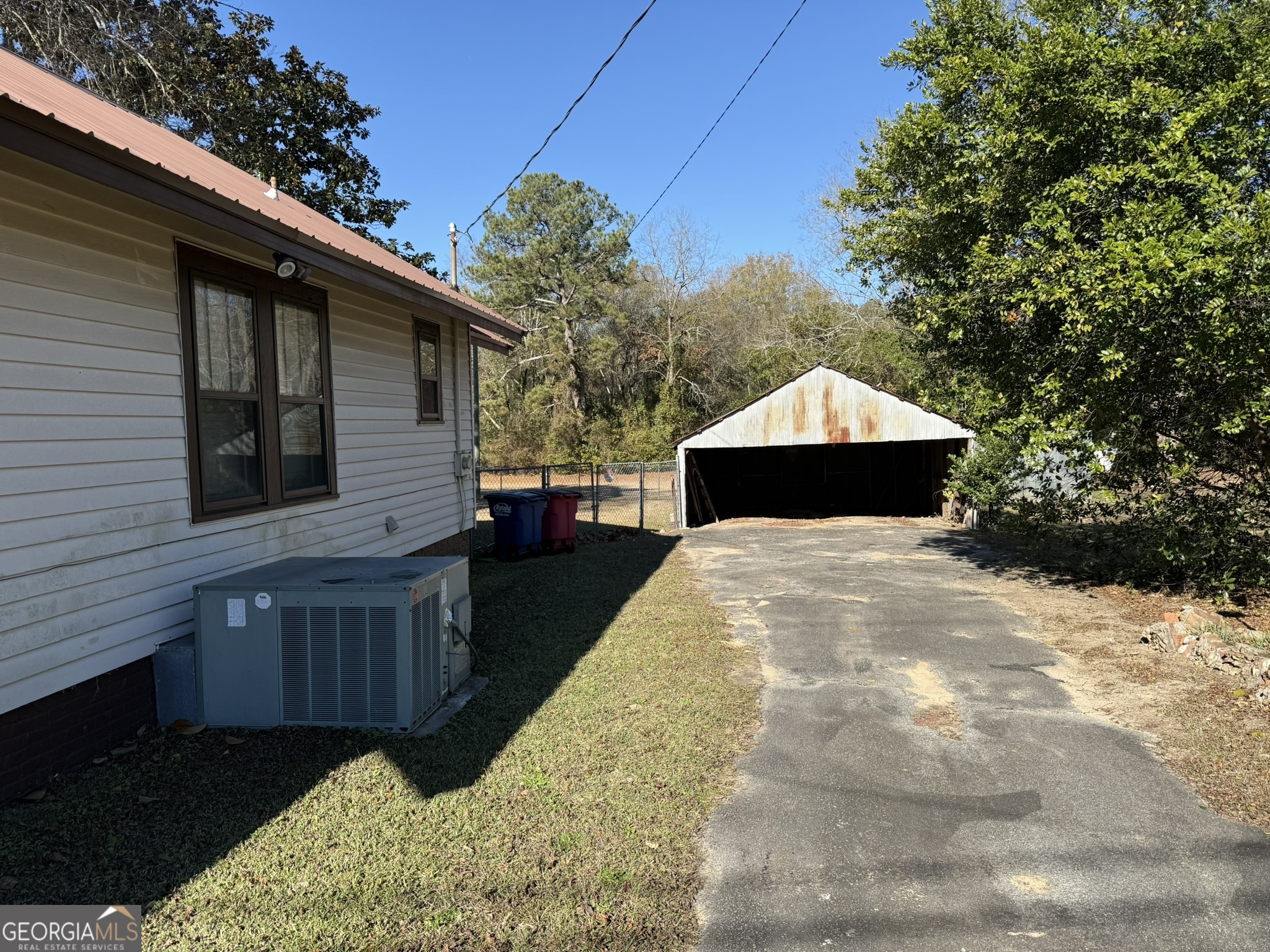 3020 Millerfield Road Property Photo 2