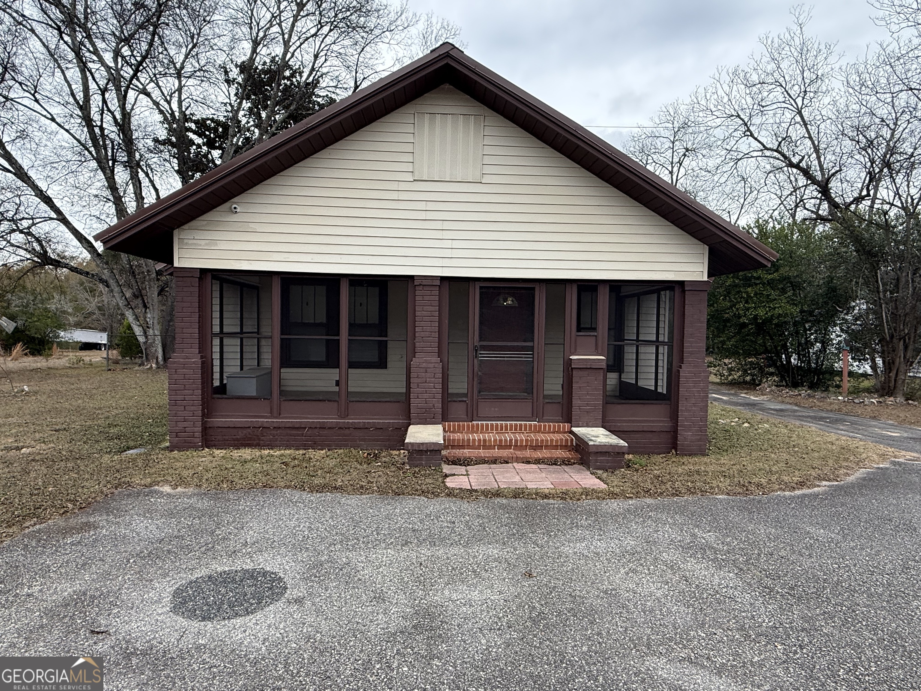 3020 Millerfield Road Property Photo 6