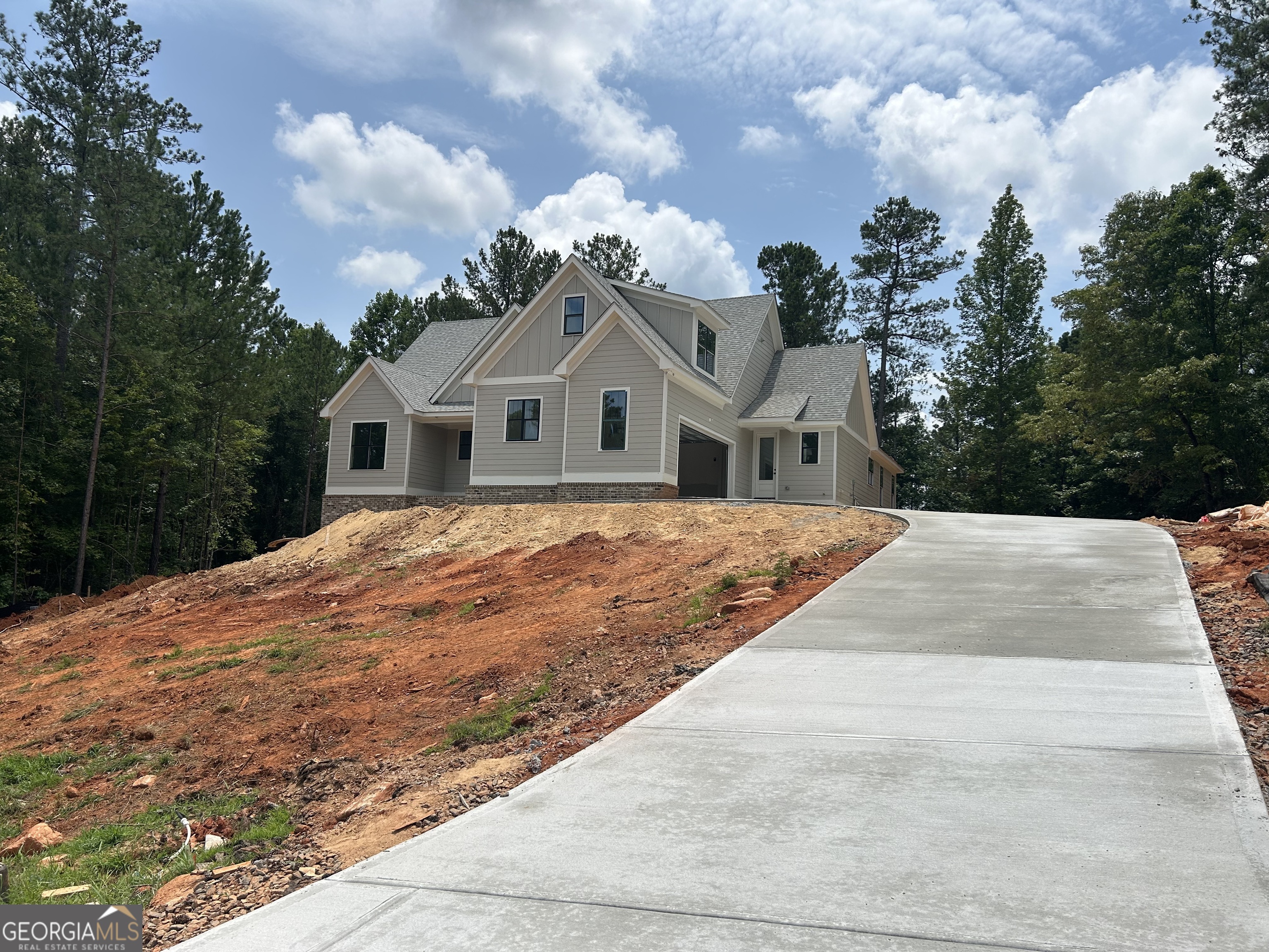 607 Forest Pointe Drive Property Photo 4