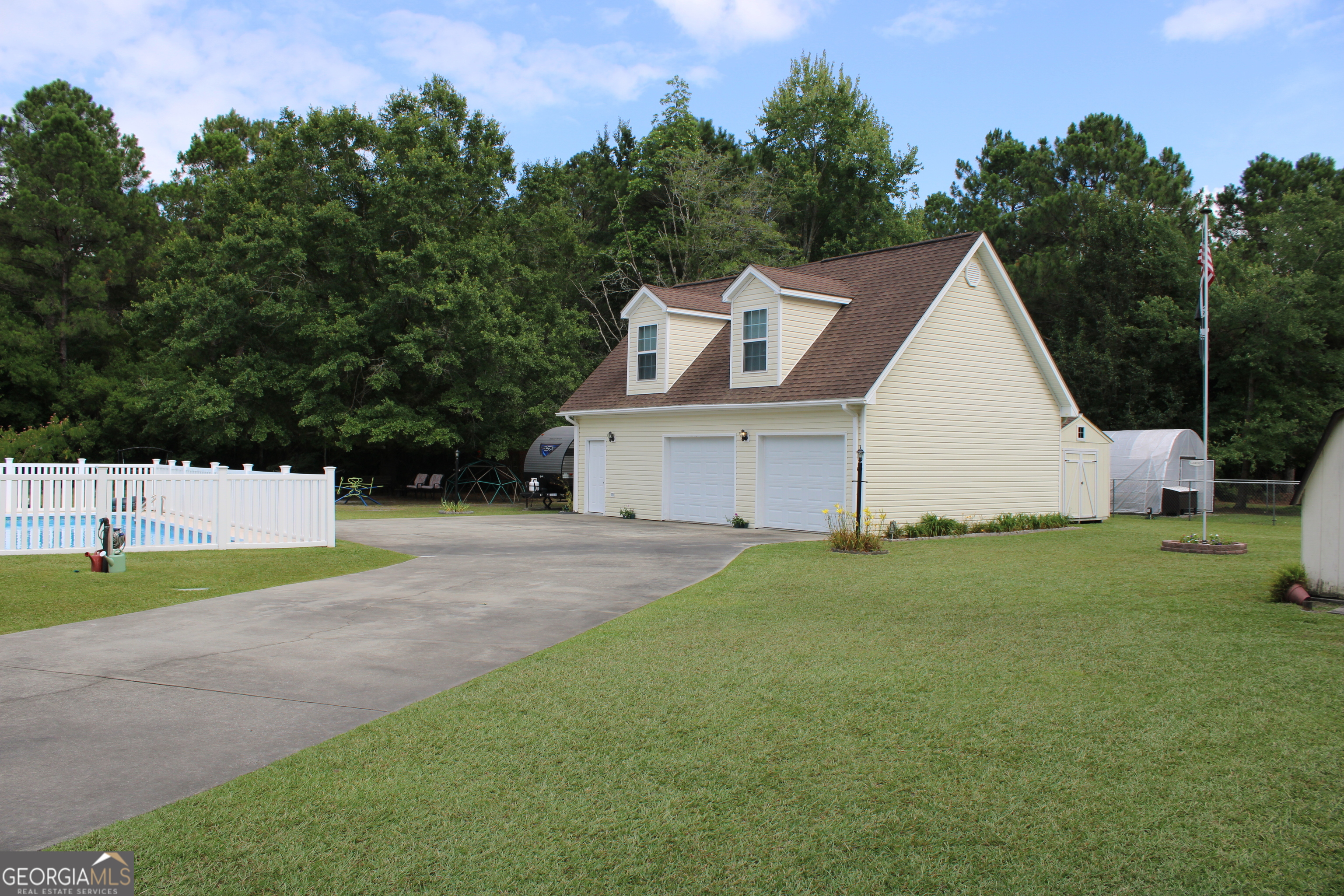 407 Deer Run Road Property Photo 6