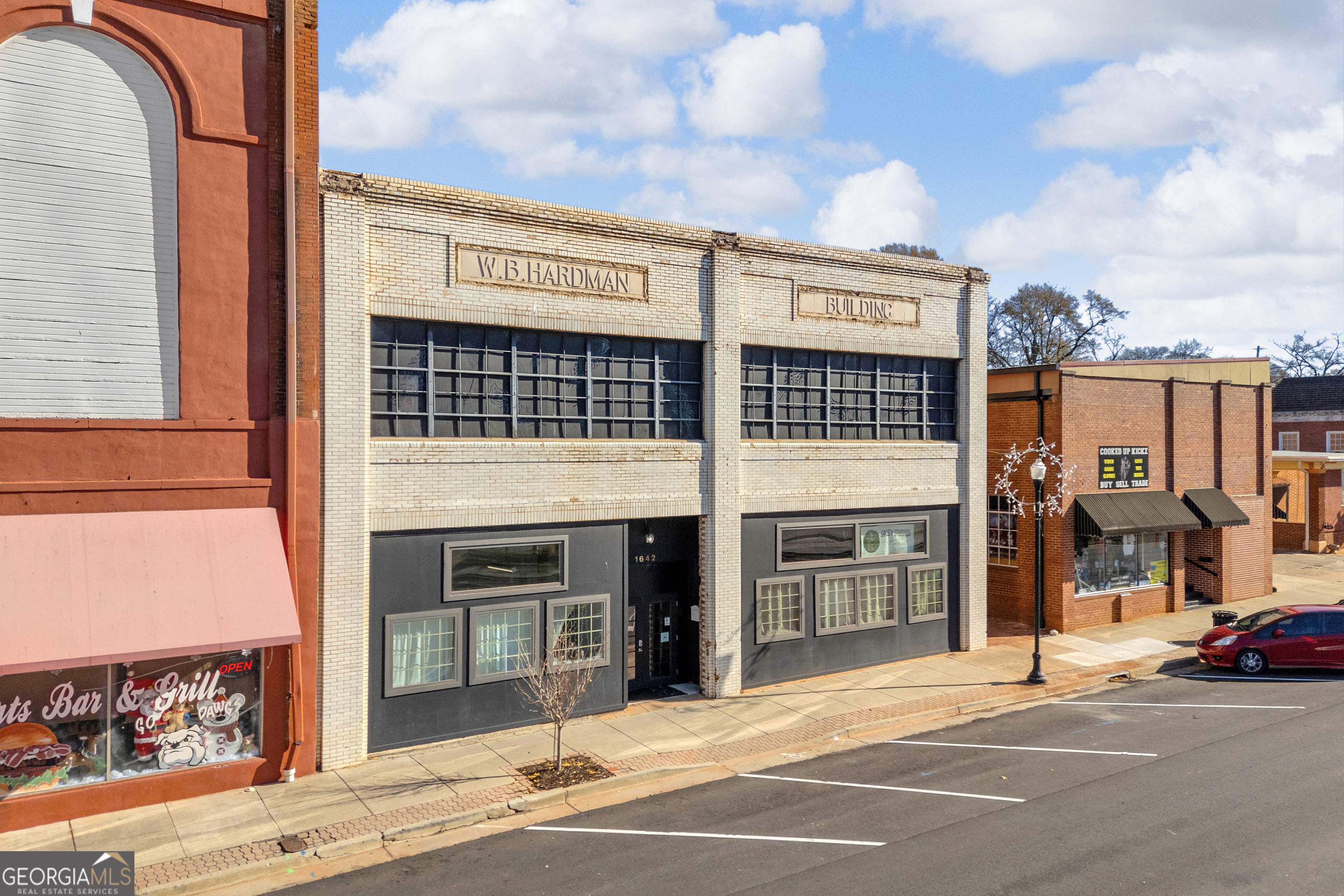 1642 S Broad Street Property Photo 8
