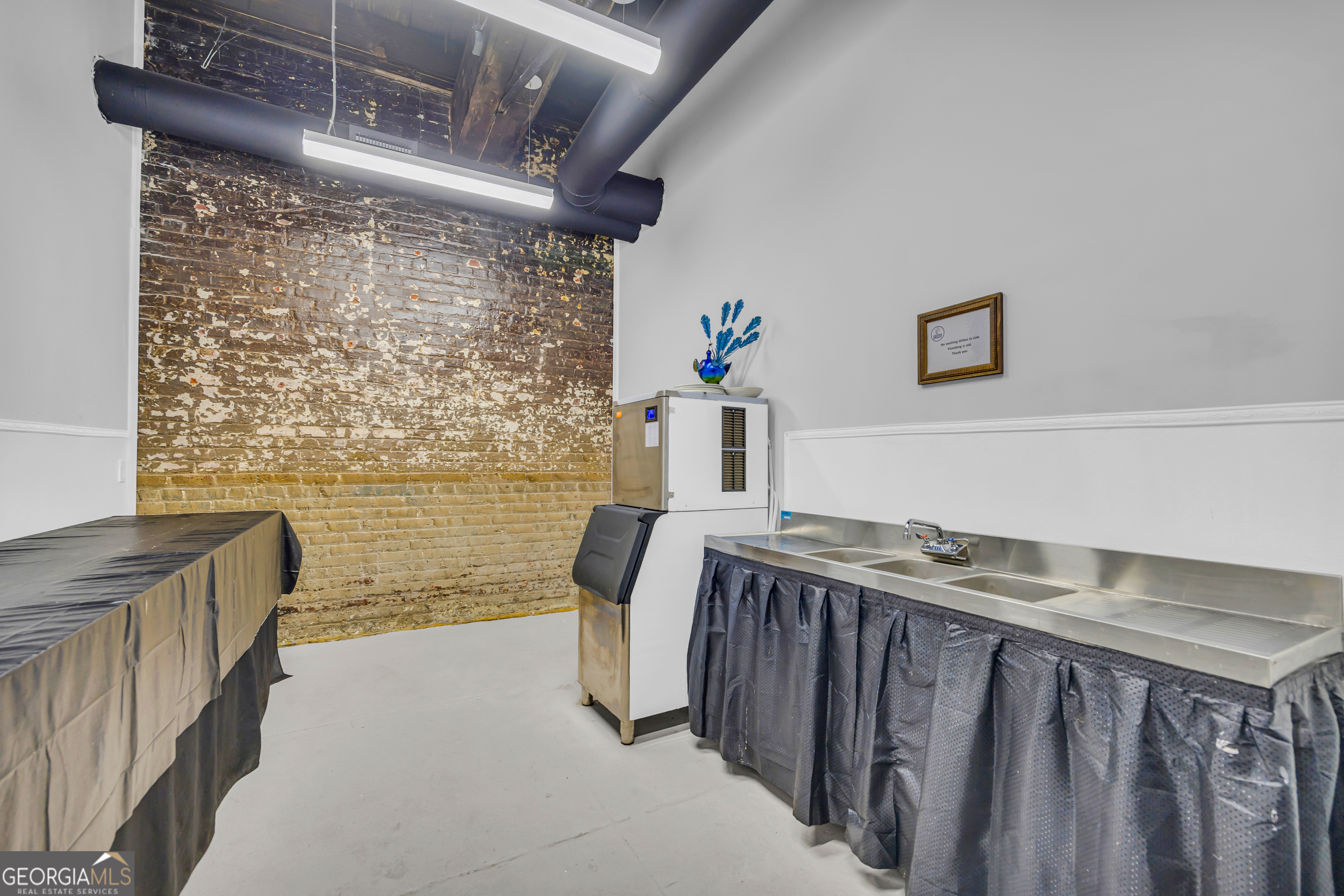 1642 S Broad Street Property Photo 16