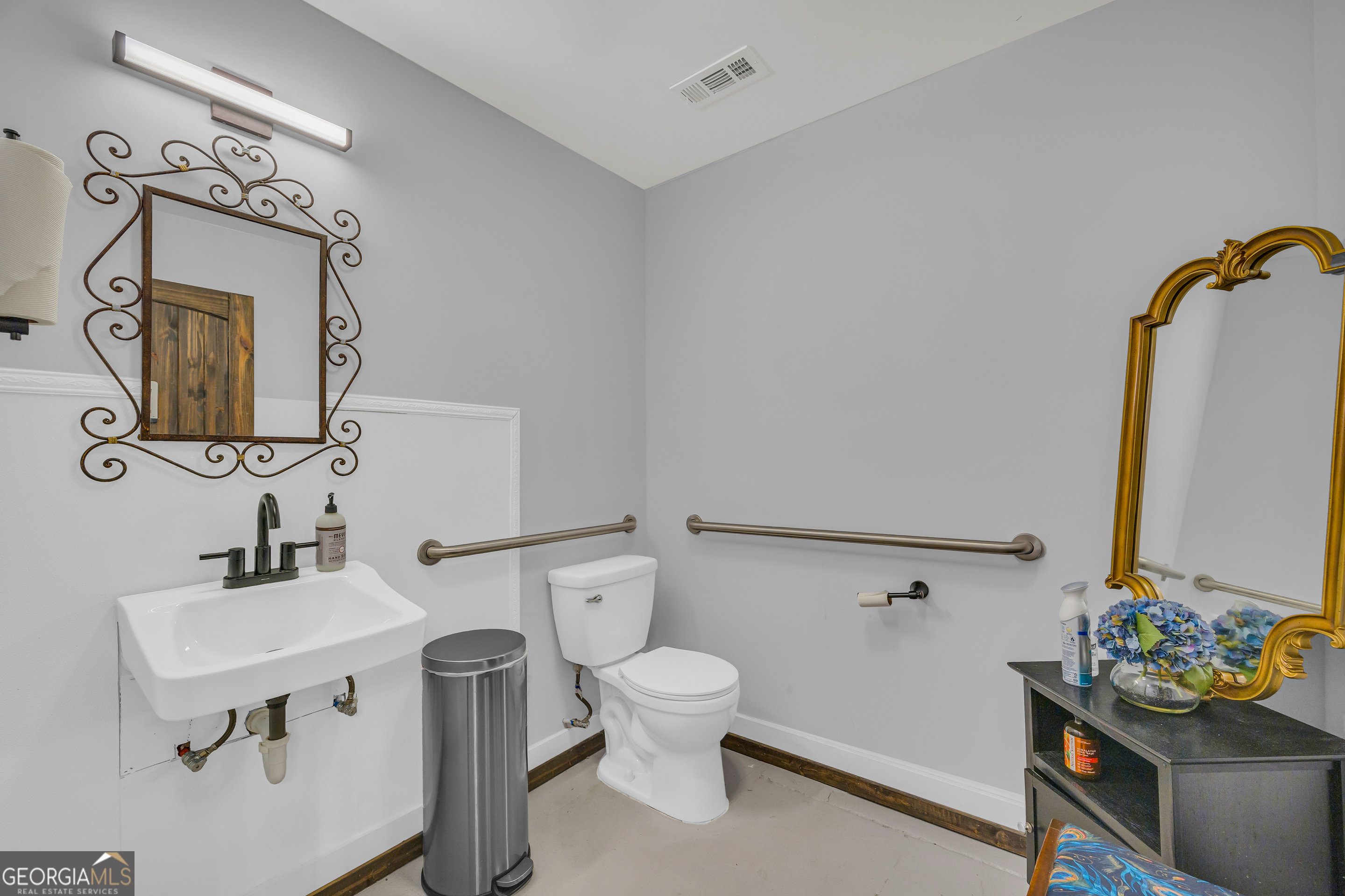 1642 S Broad Street Property Photo 24