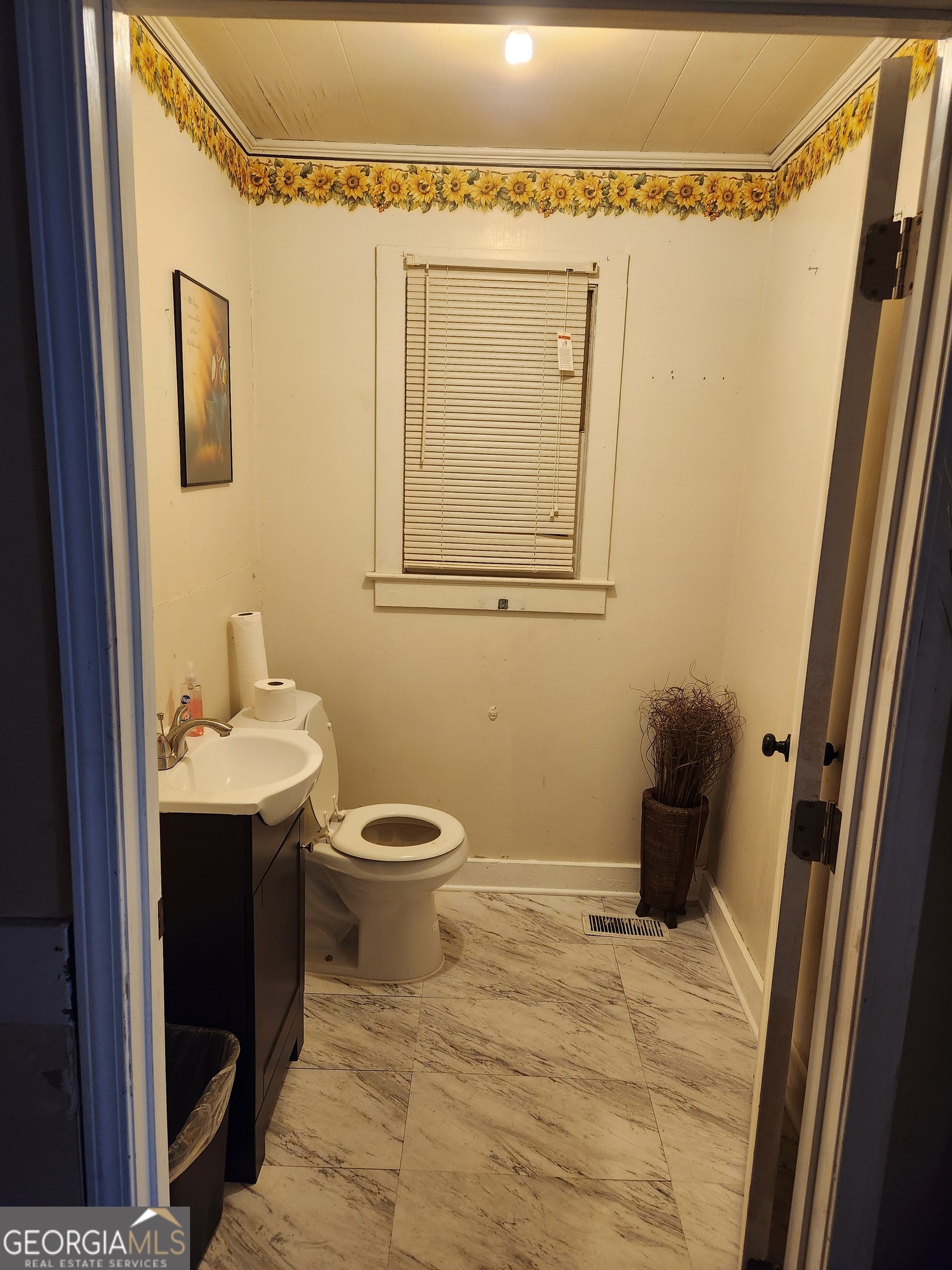 3592 Log Cabin Drive Property Photo 7