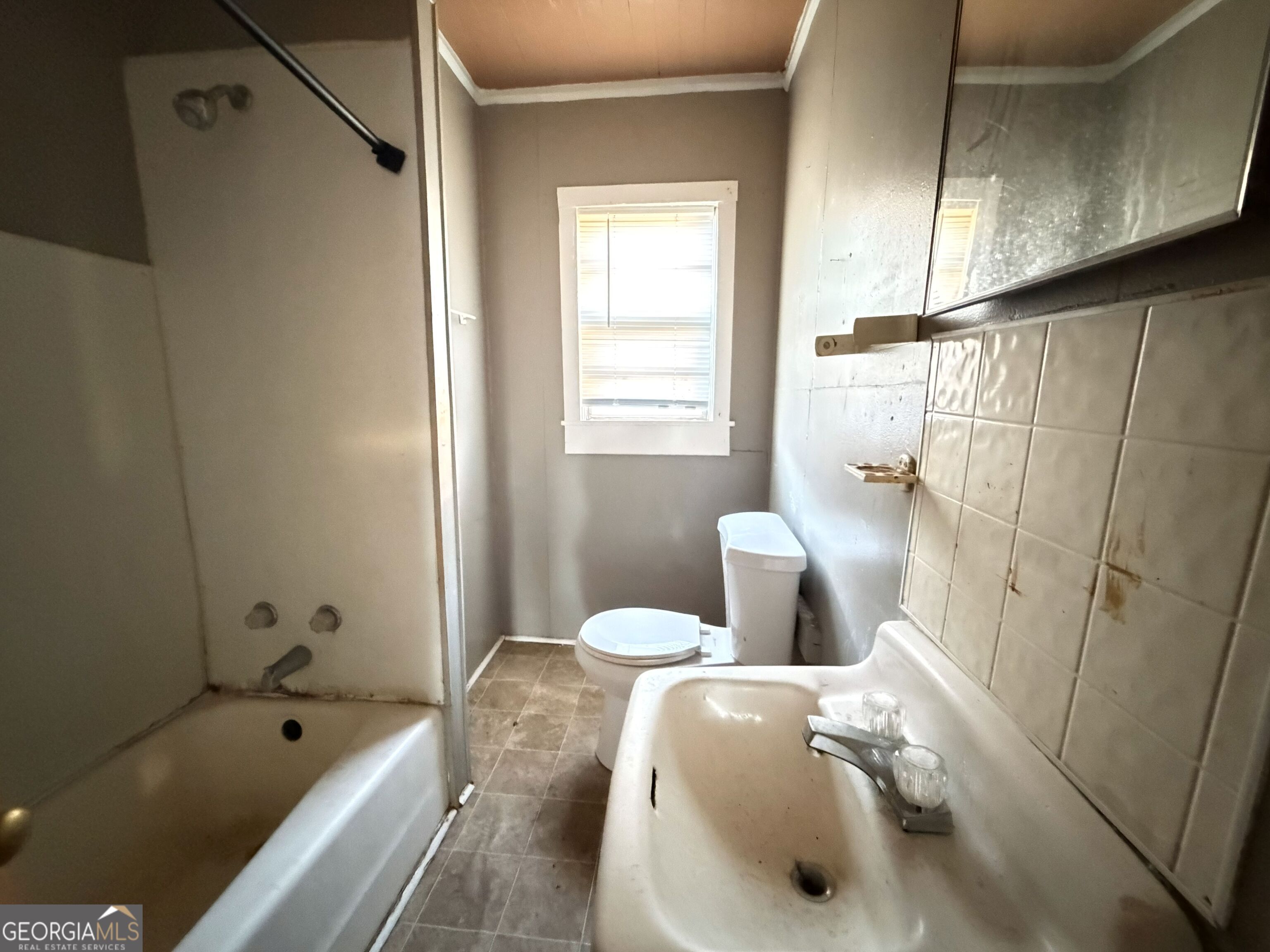 1502 E Roosevelt Avenue Property Photo 6