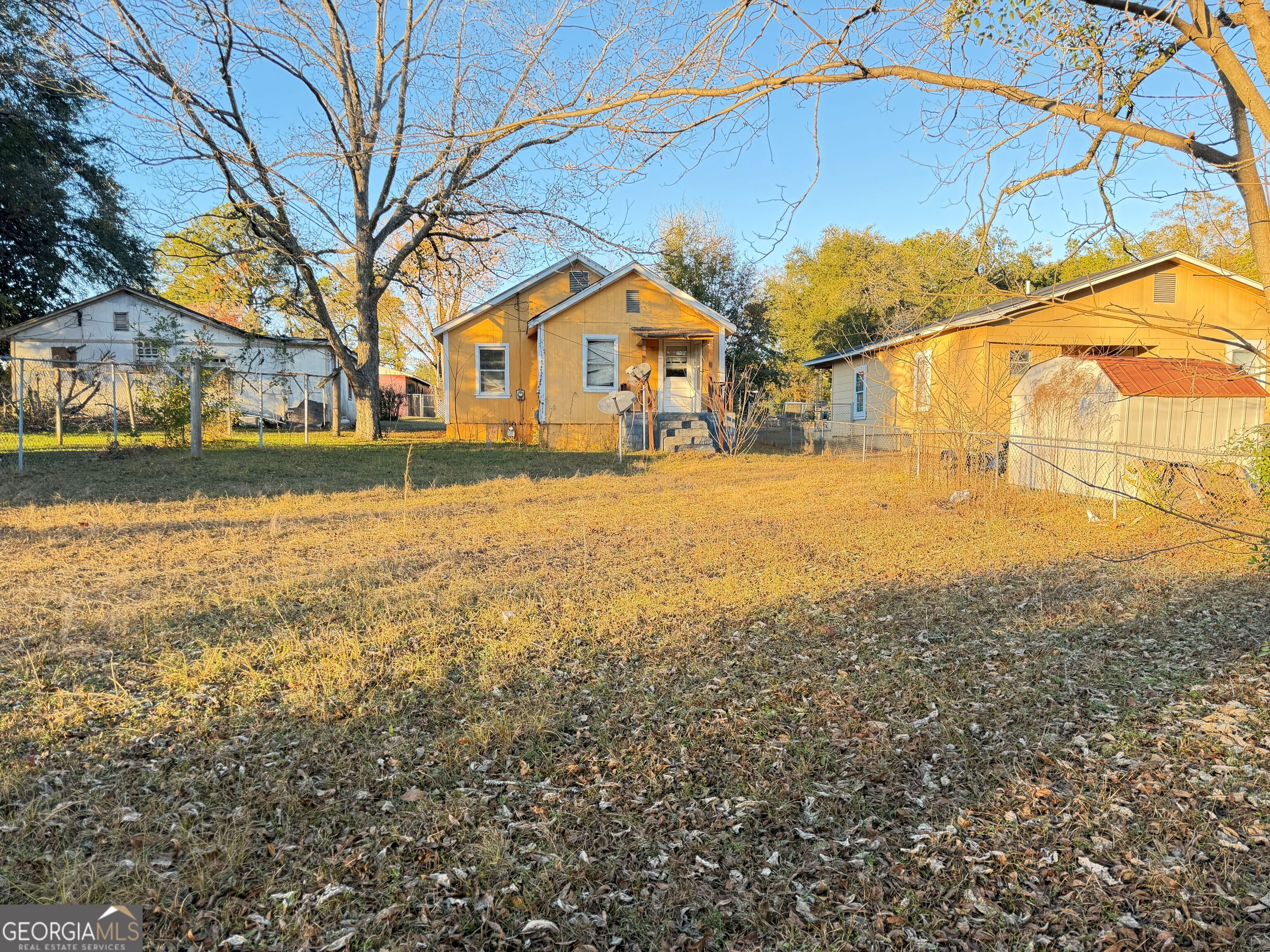 1502 E Roosevelt Avenue Property Photo 9