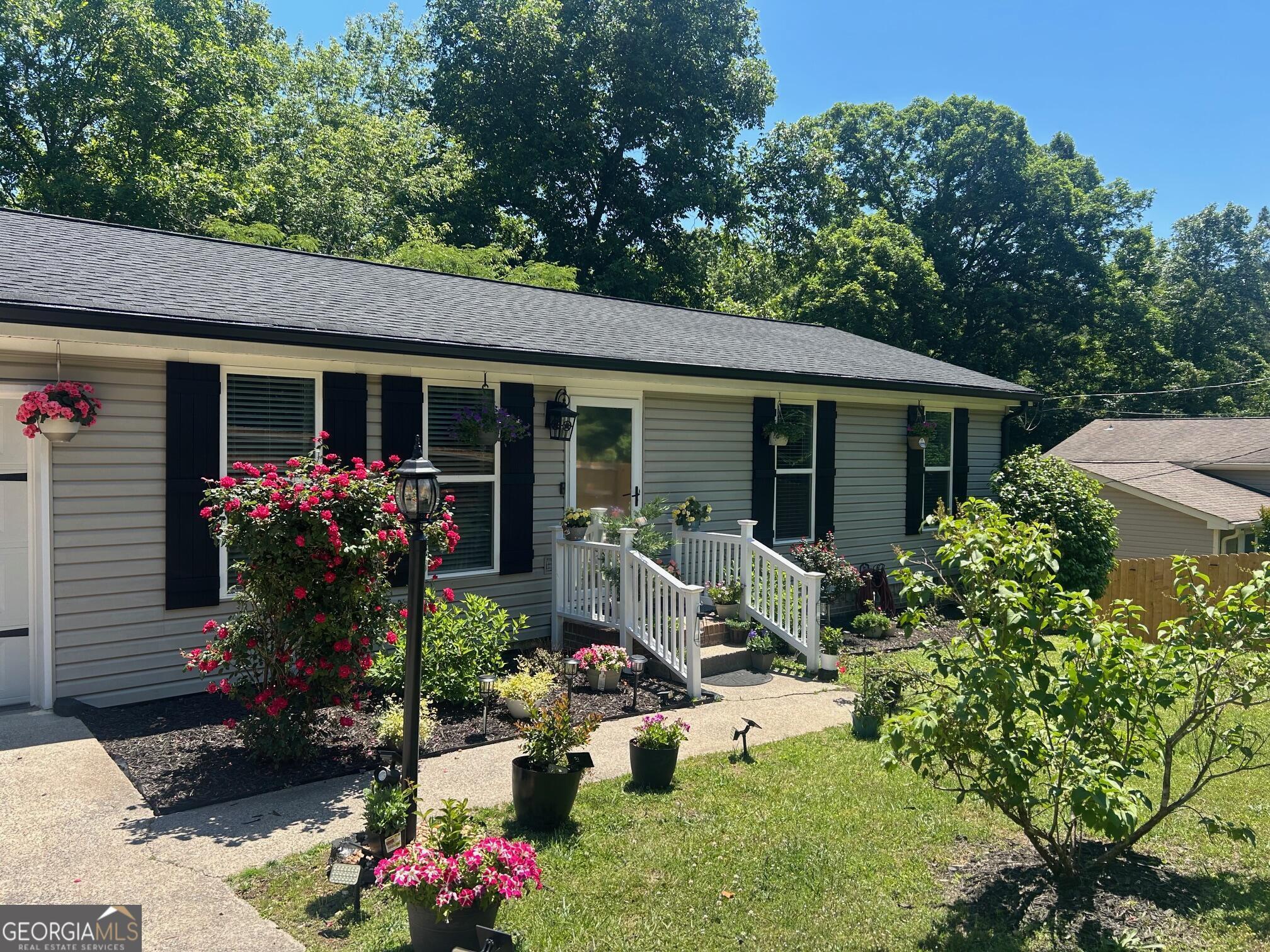 391 Oak Tree Road Property Photo 1