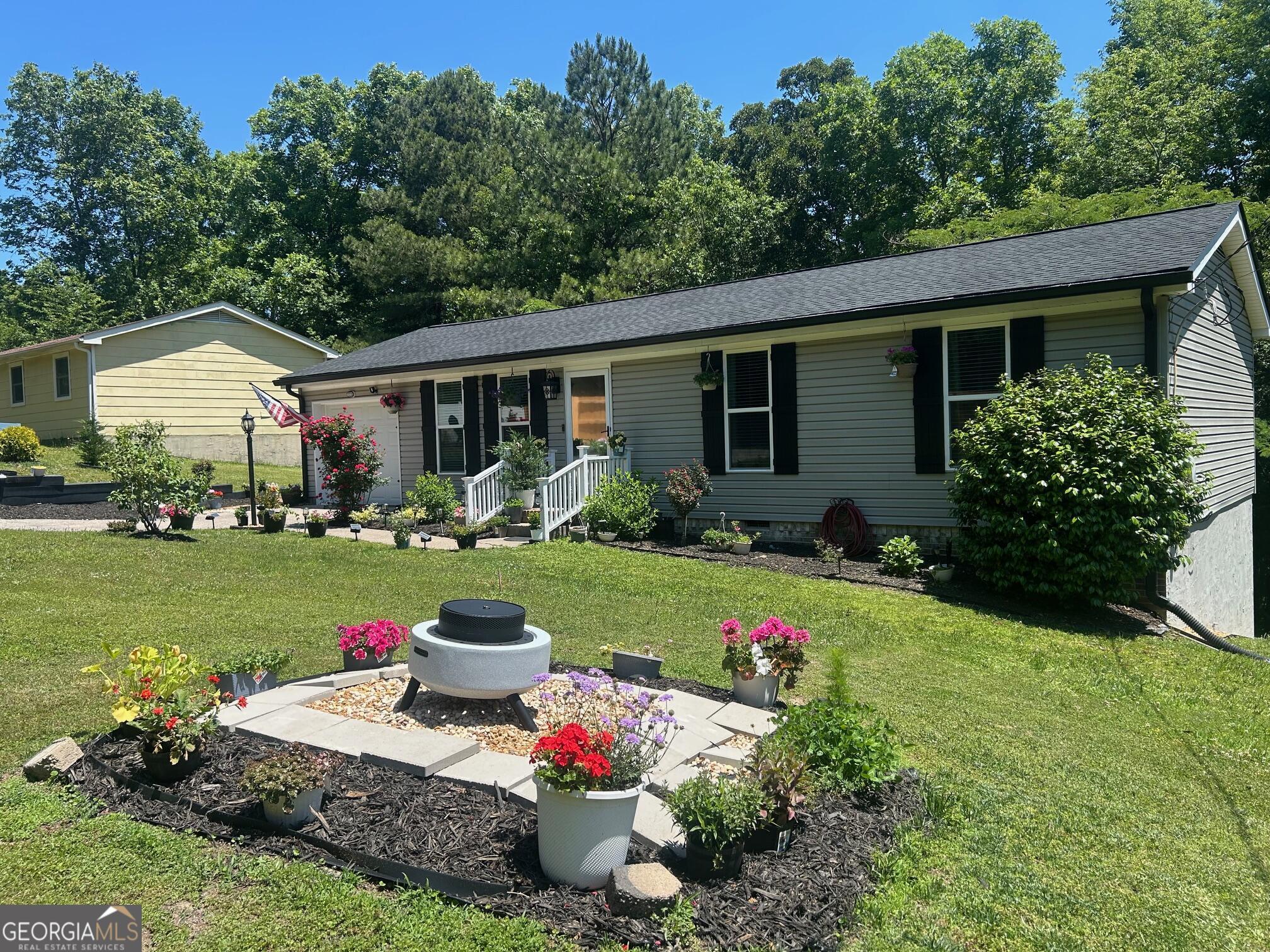 391 Oak Tree Road Property Photo 2