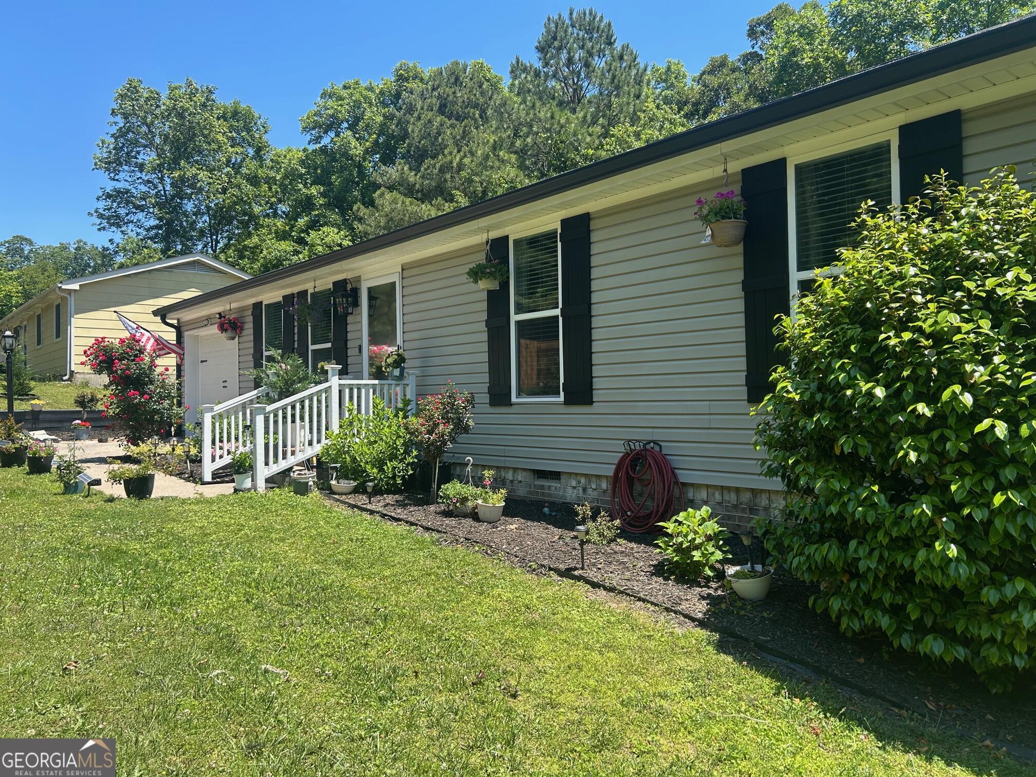 391 Oak Tree Road Property Photo 3