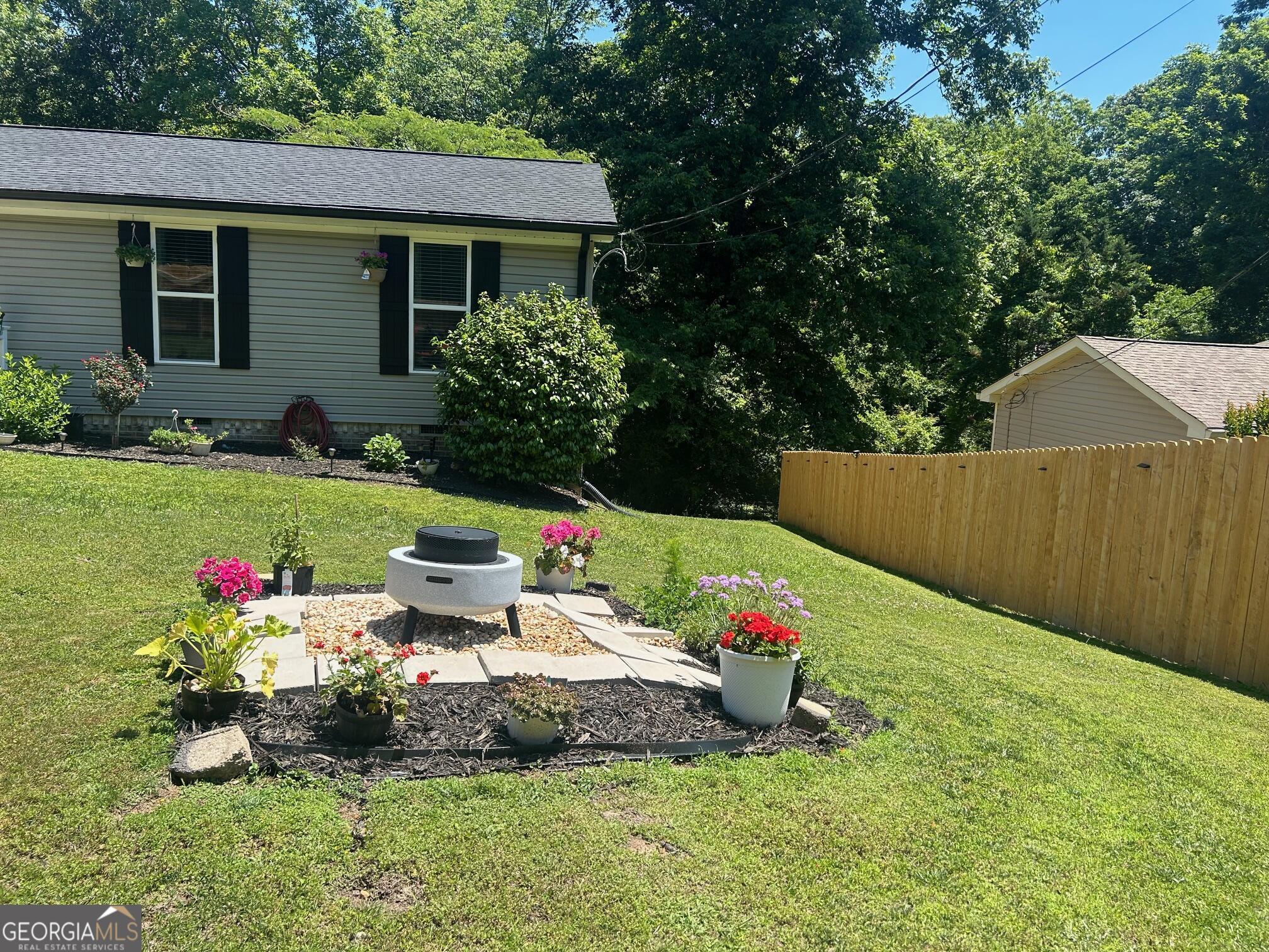 391 Oak Tree Road Property Photo 4