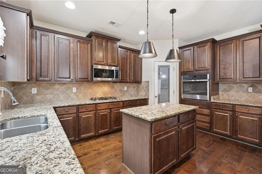 12090 Centerra Drive Property Photo 11