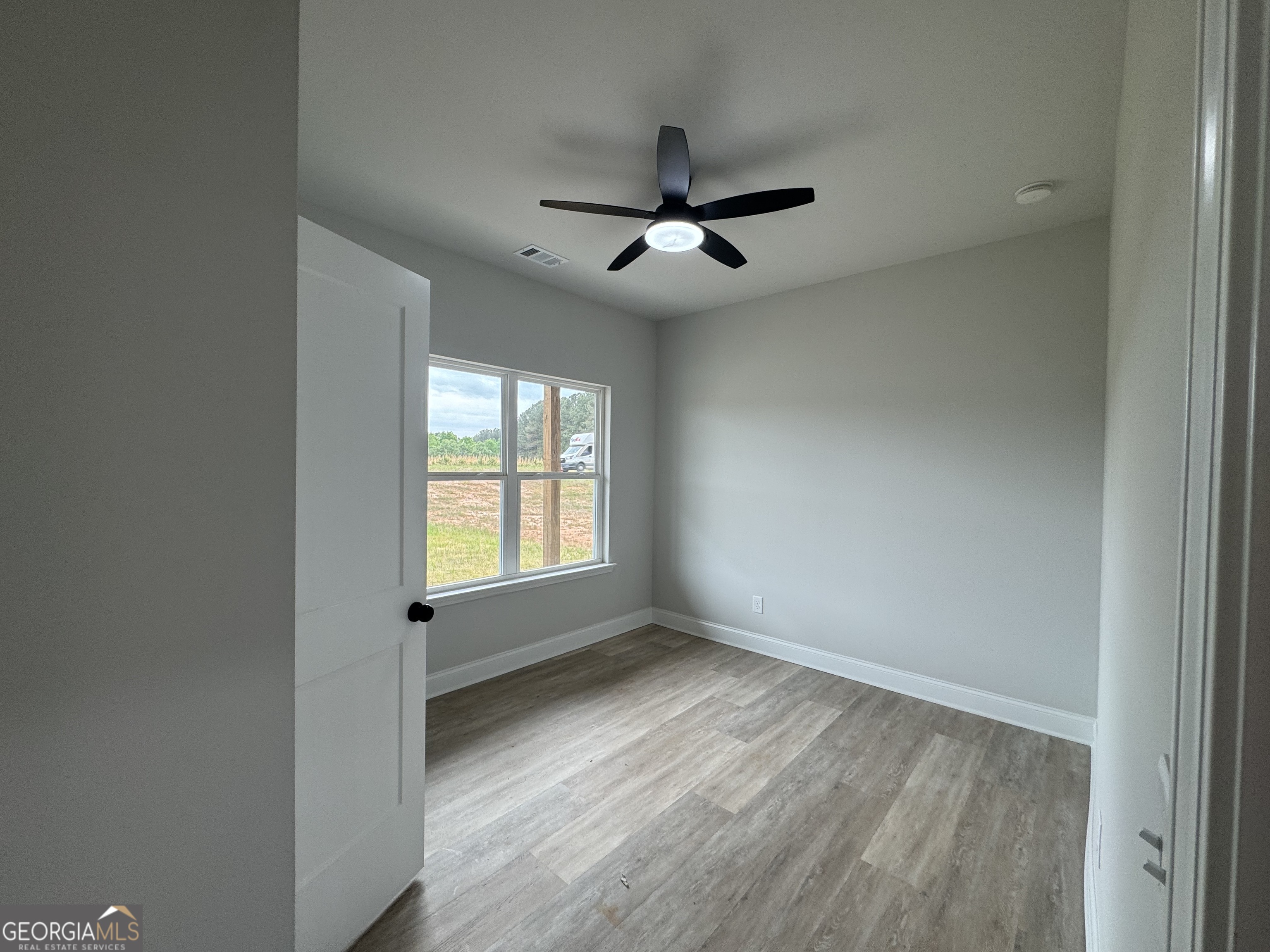 2057 N. Hicks Road Property Photo 7