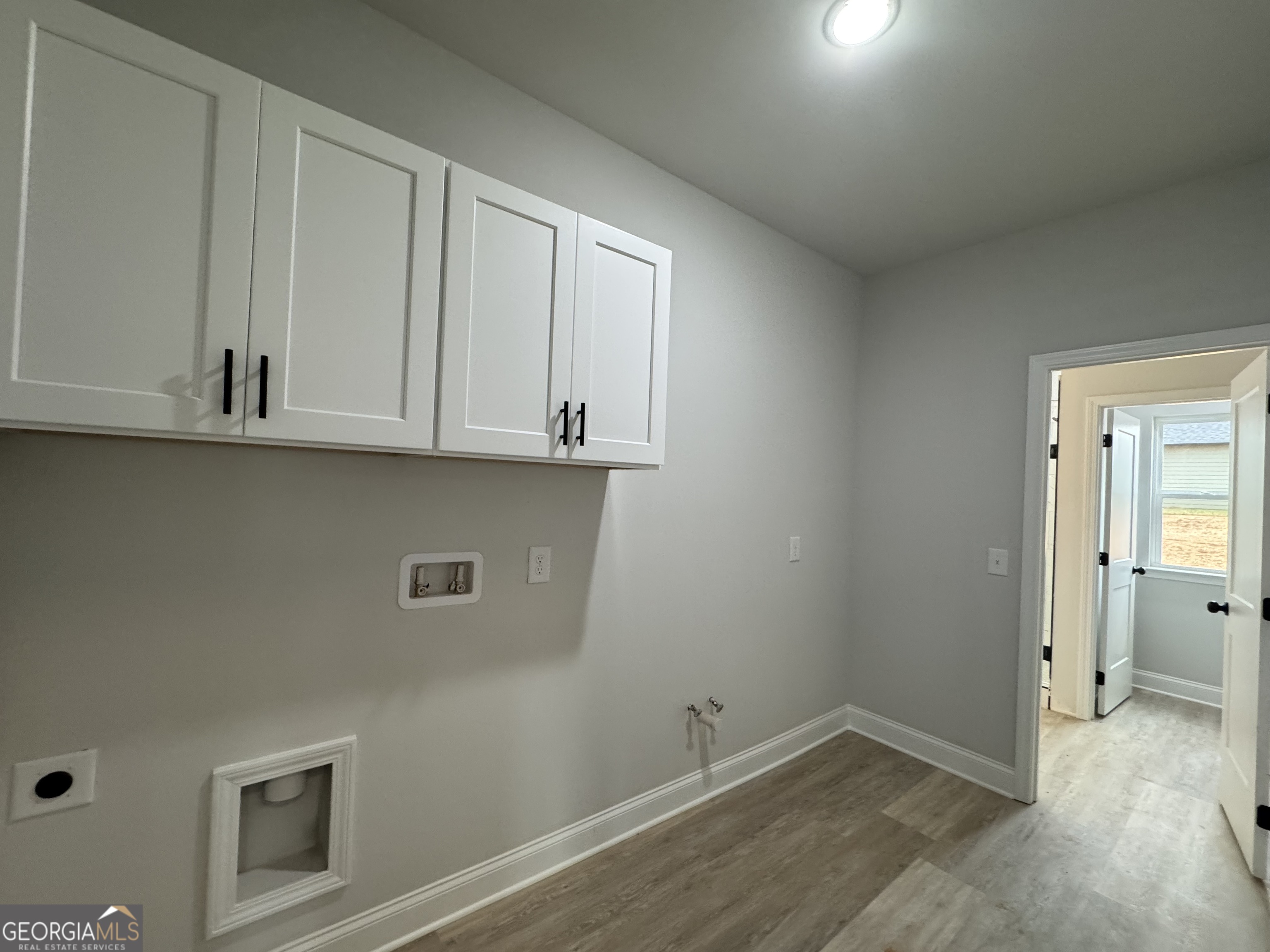 2057 N. Hicks Road Property Photo 8