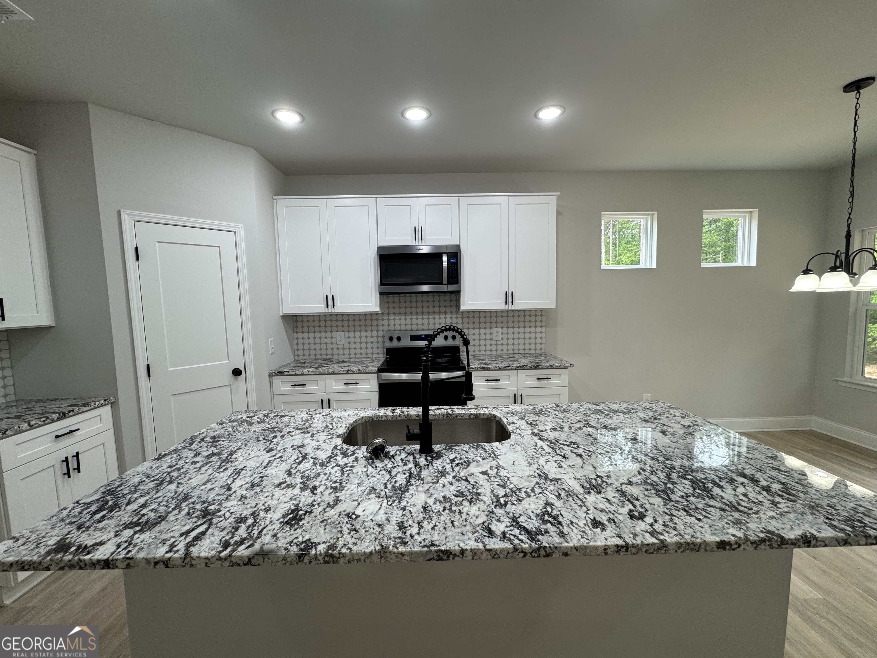 2057 N. Hicks Road Property Photo 12