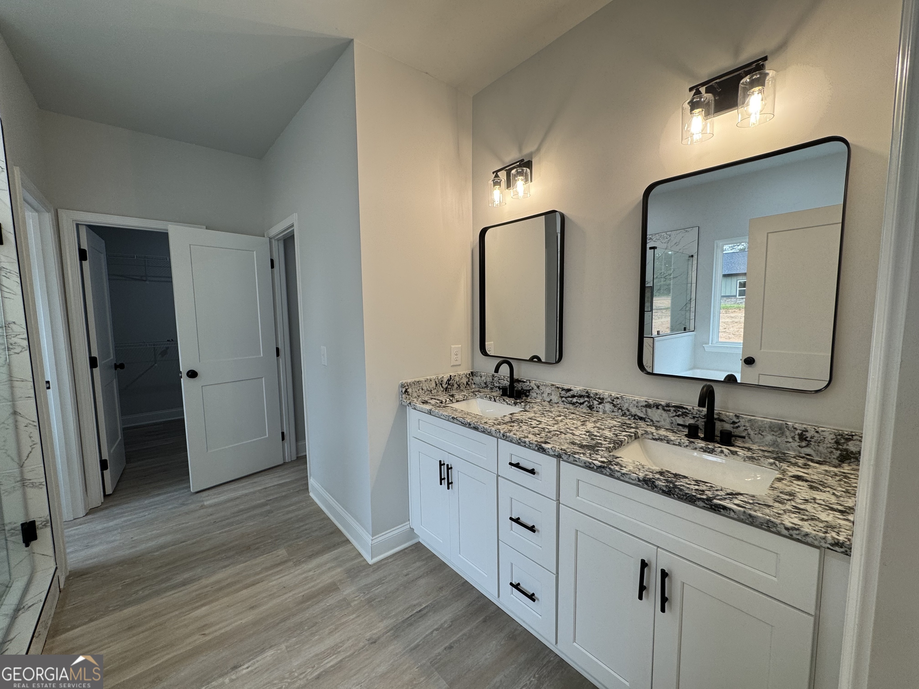 2057 N. Hicks Road Property Photo 16