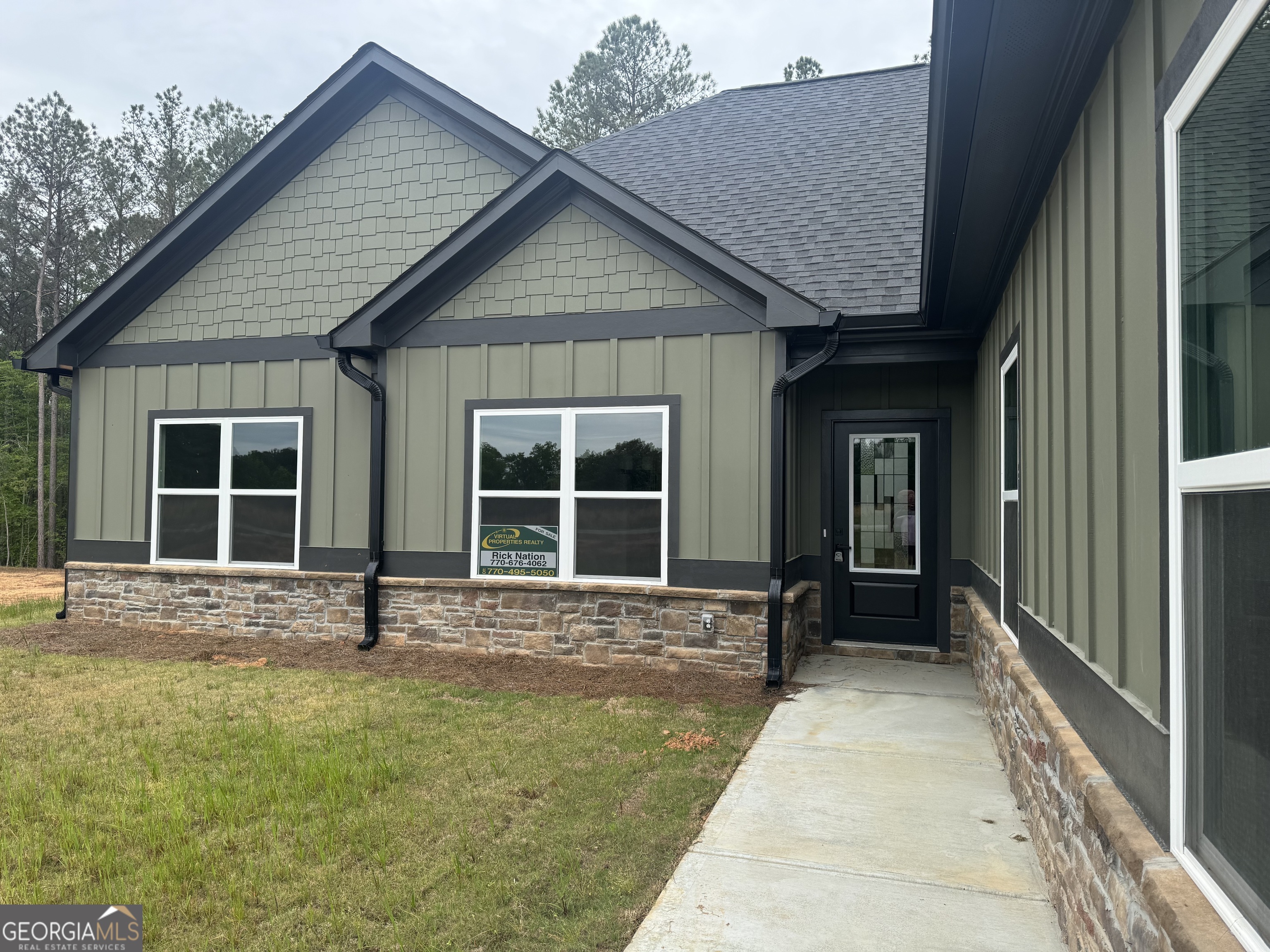 2089 N Hicks Road Property Photo 2