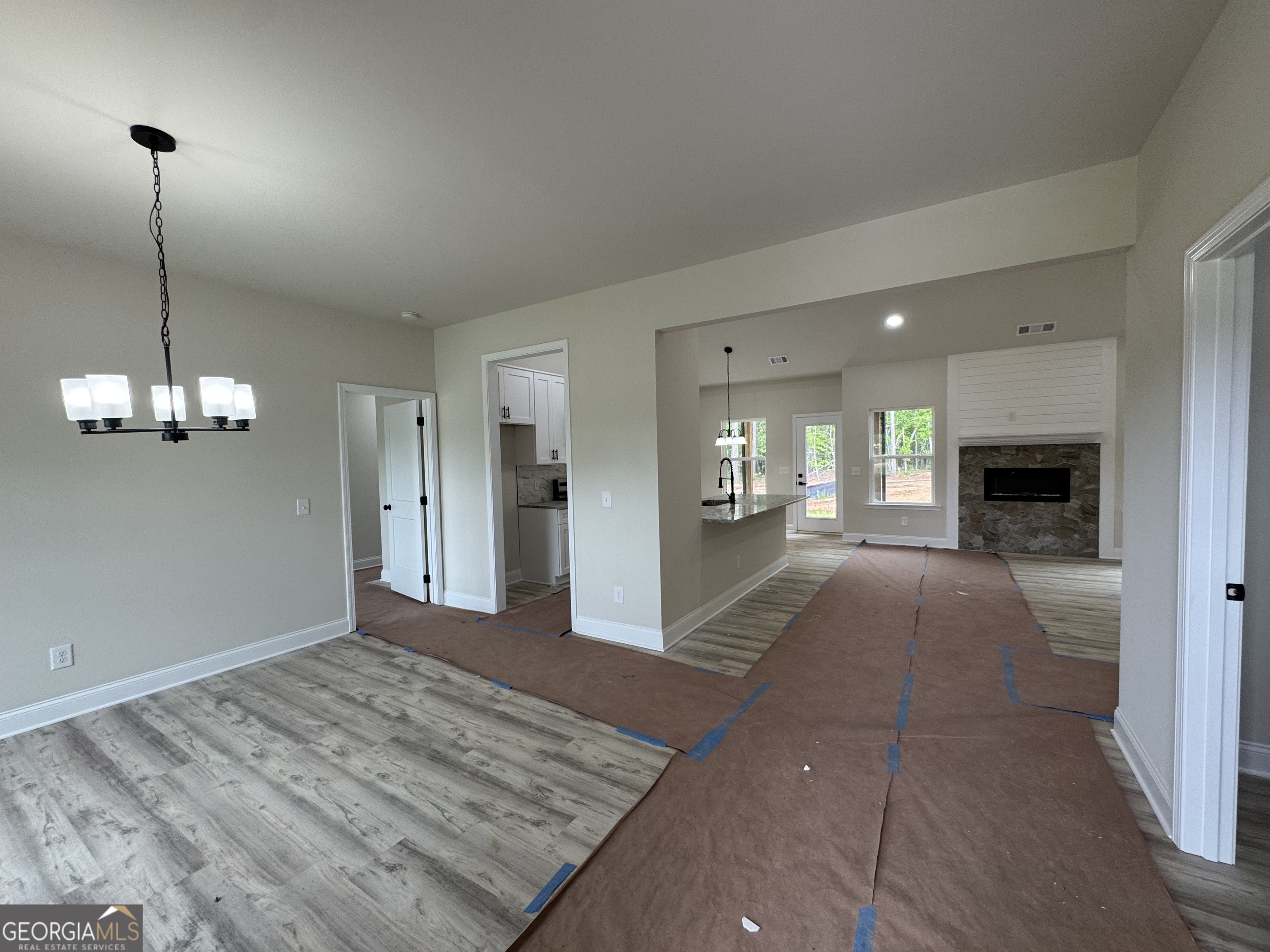 2089 N Hicks Road Property Photo 3