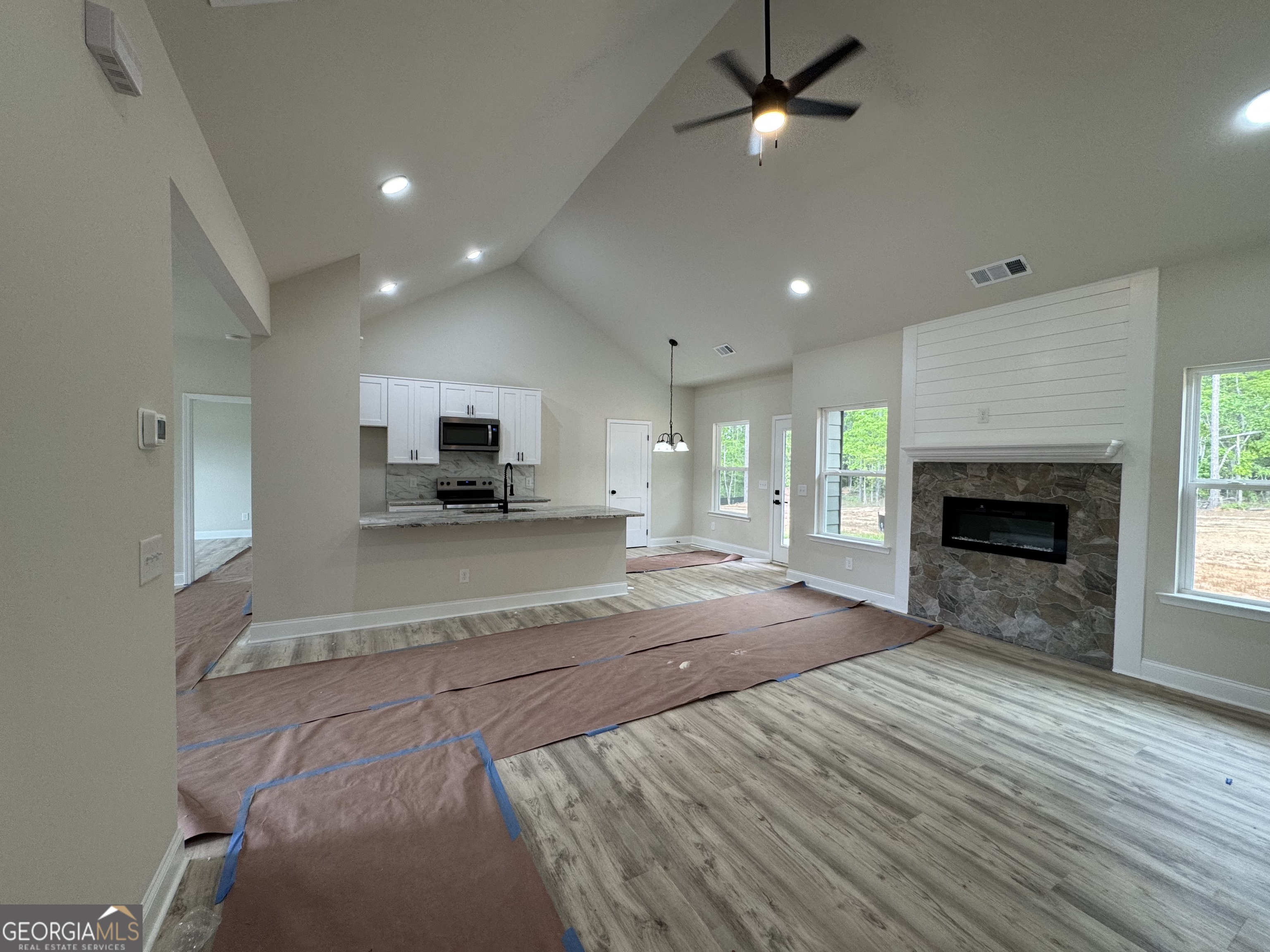 2089 N Hicks Road Property Photo 6