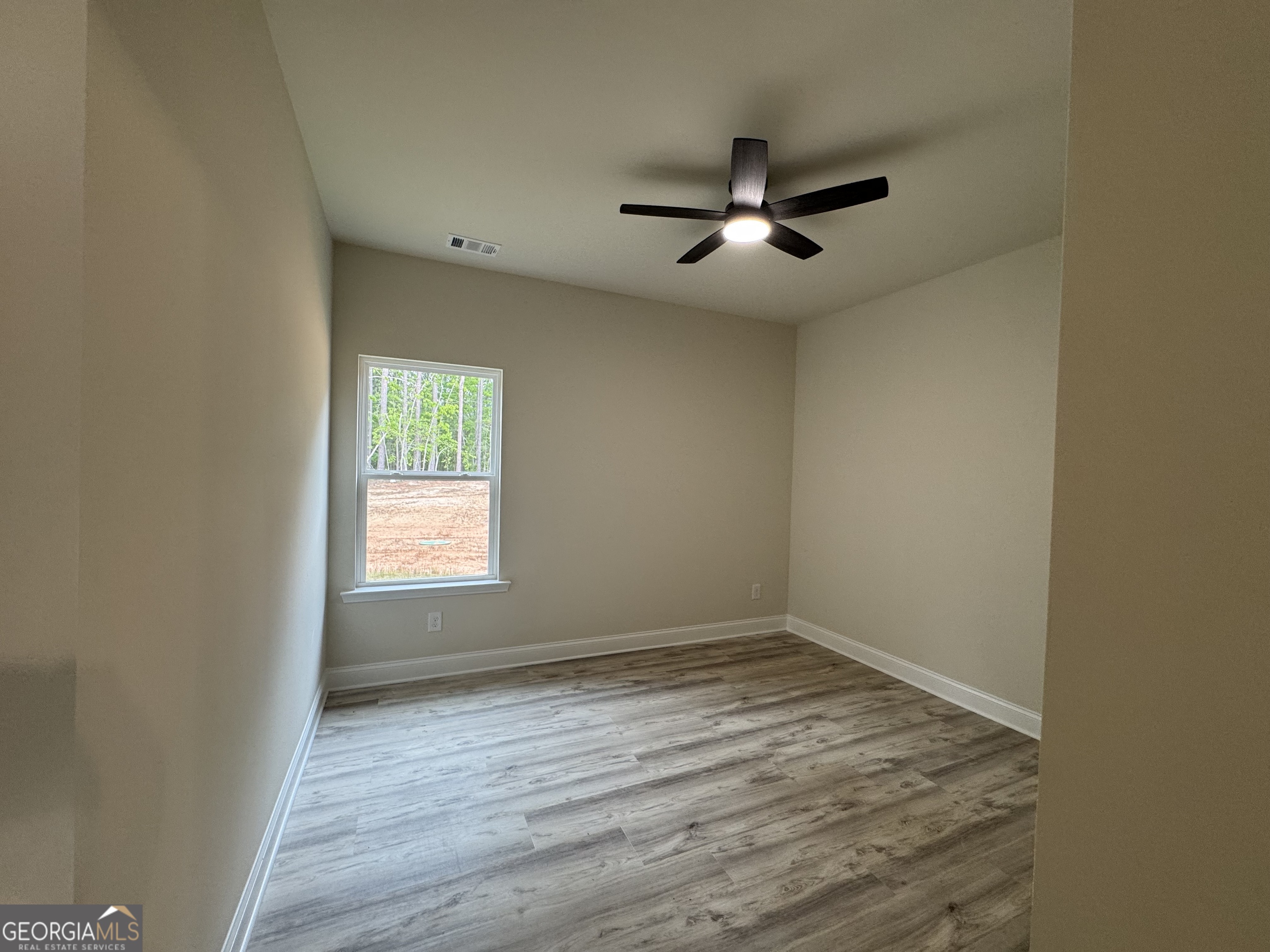 2089 N Hicks Road Property Photo 10