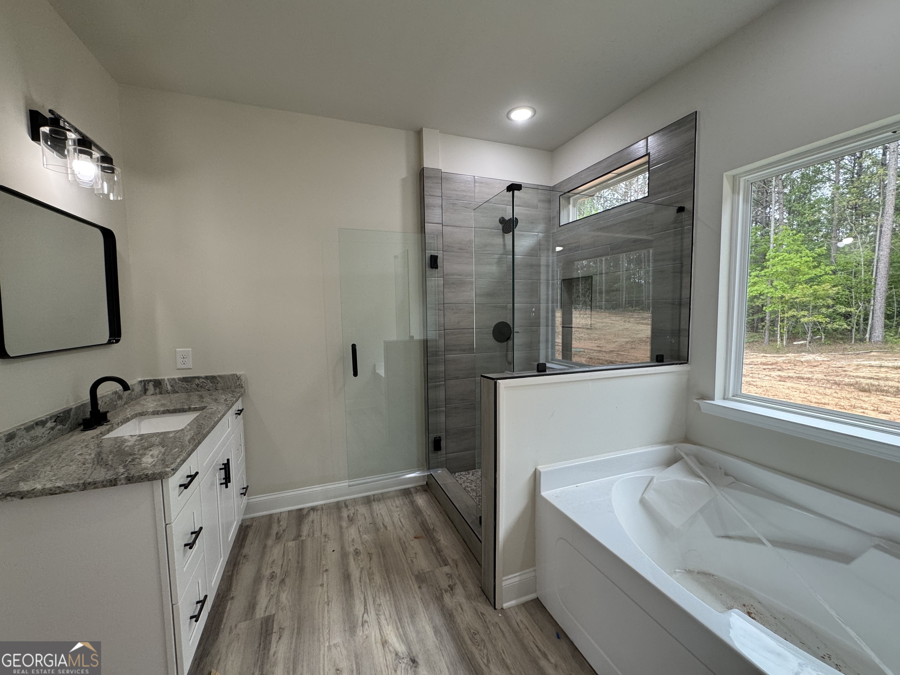2089 N Hicks Road Property Photo 18